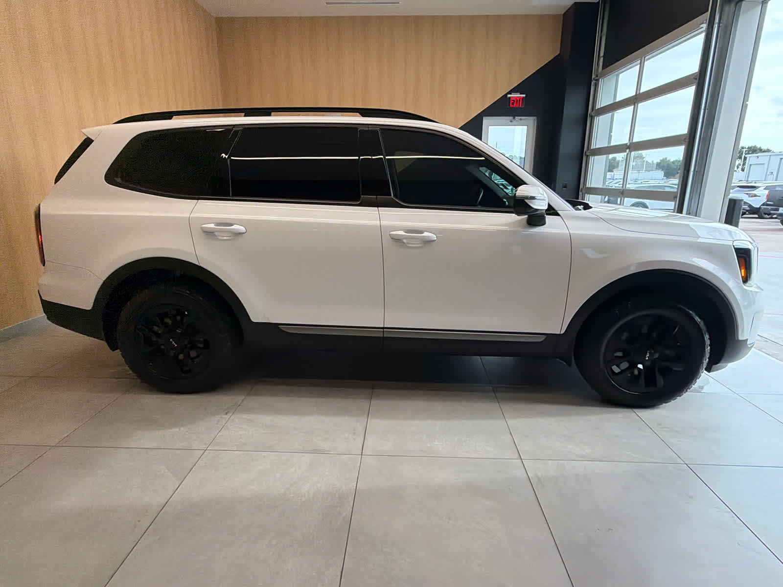 2023 Kia Telluride photo 5 of 45