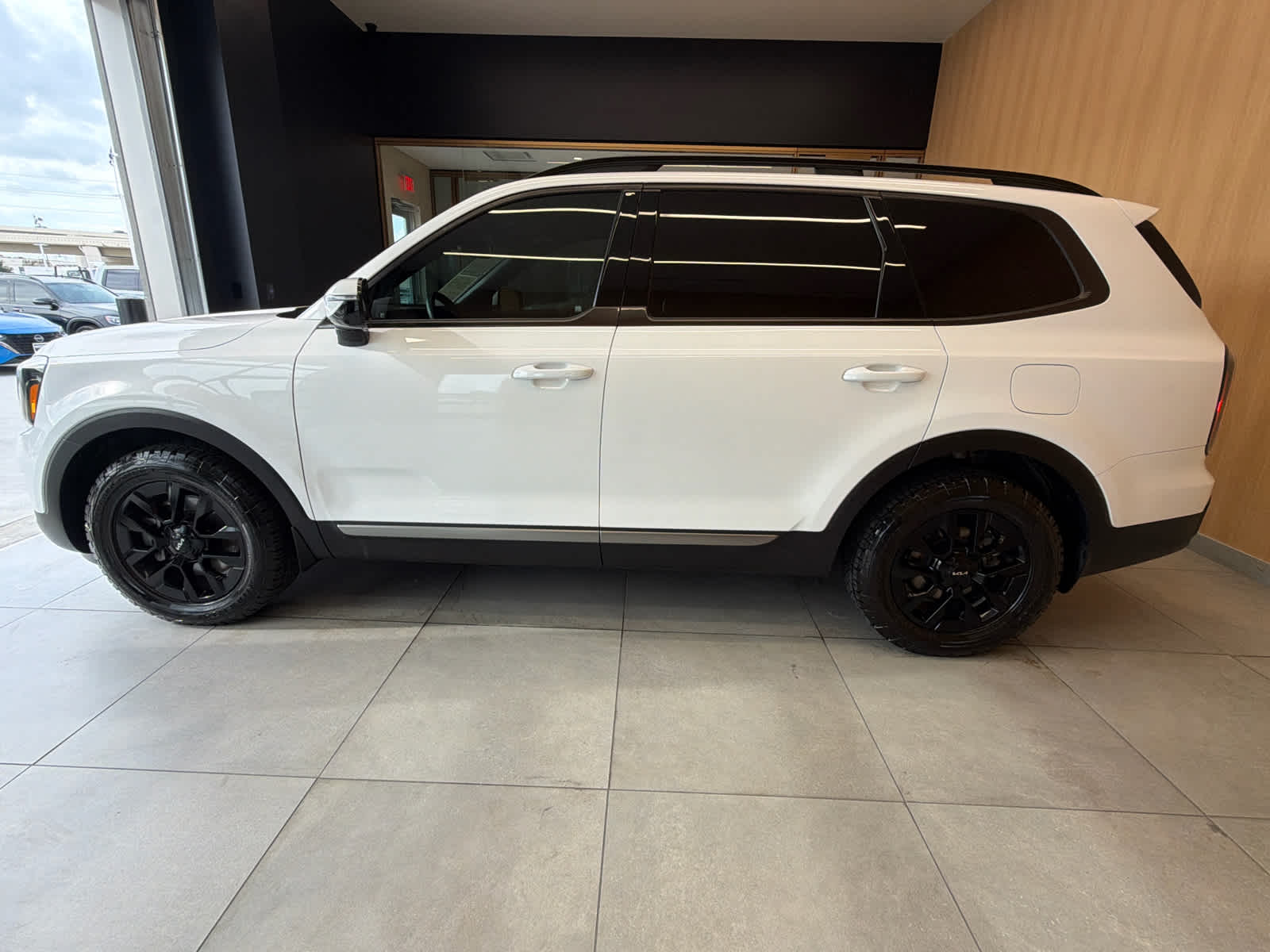 2023 Kia Telluride photo 7 of 45