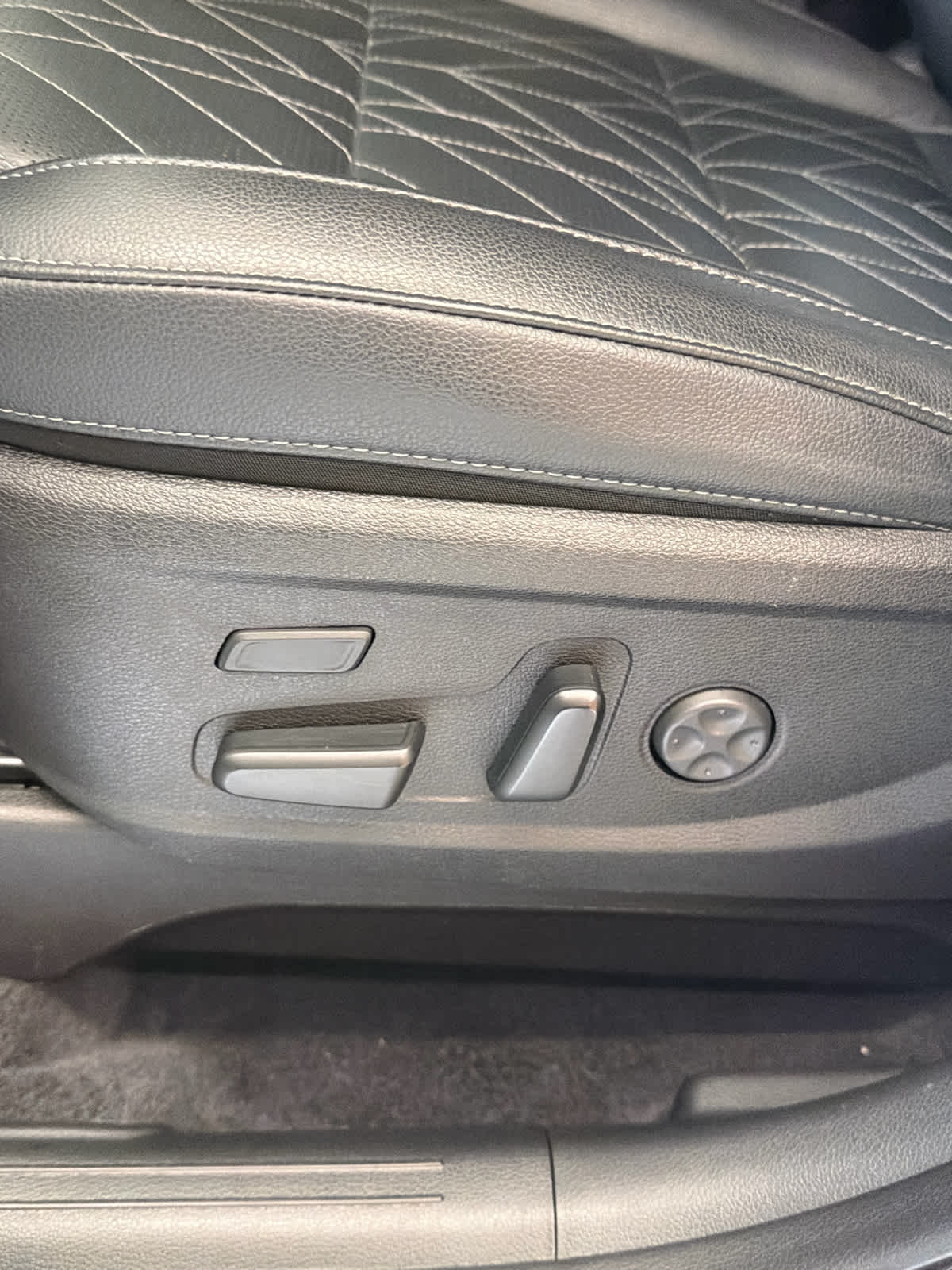 2023 Kia Telluride photo 14 of 45
