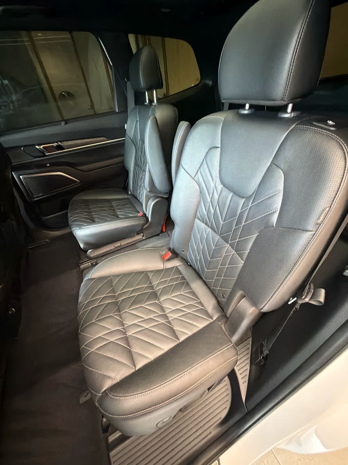 2023 Kia Telluride photo 35 of 45
