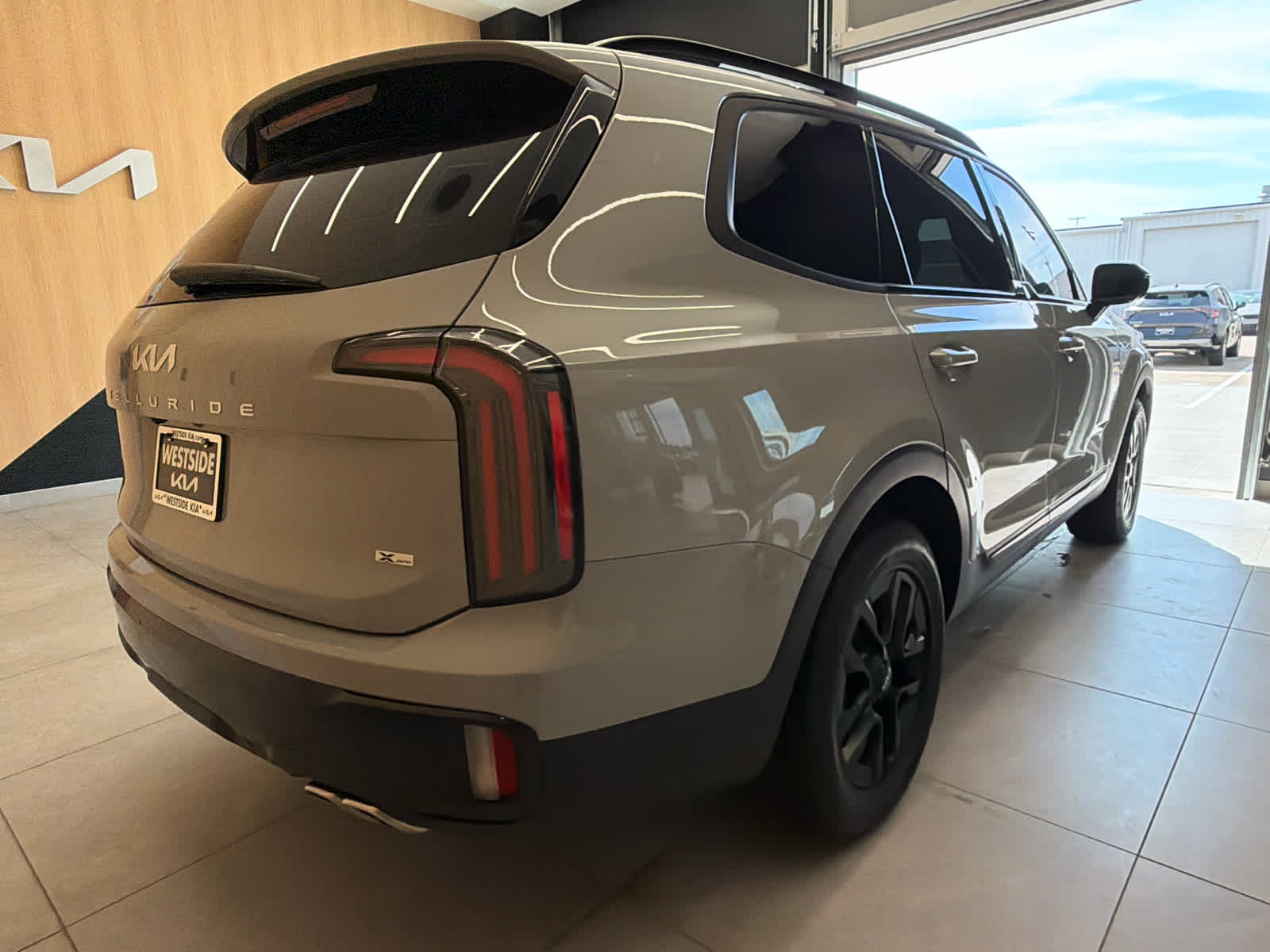 2024 Kia Telluride photo 4 of 45