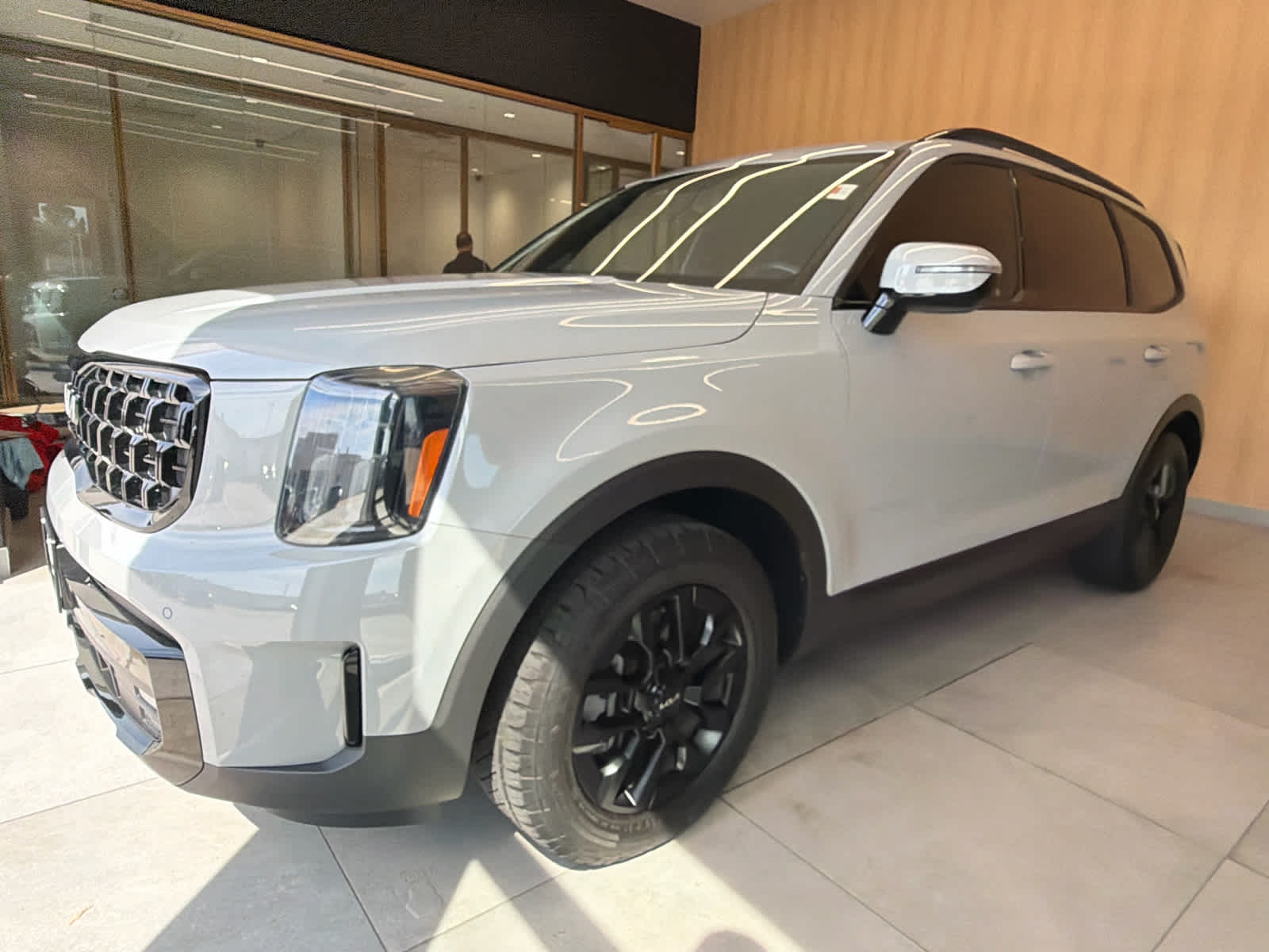 2024 Kia Telluride photo 2 of 45