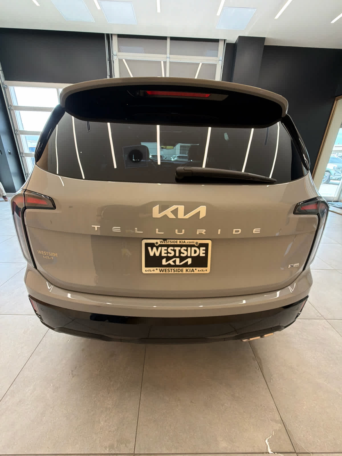 2024 Kia Telluride photo 8 of 45