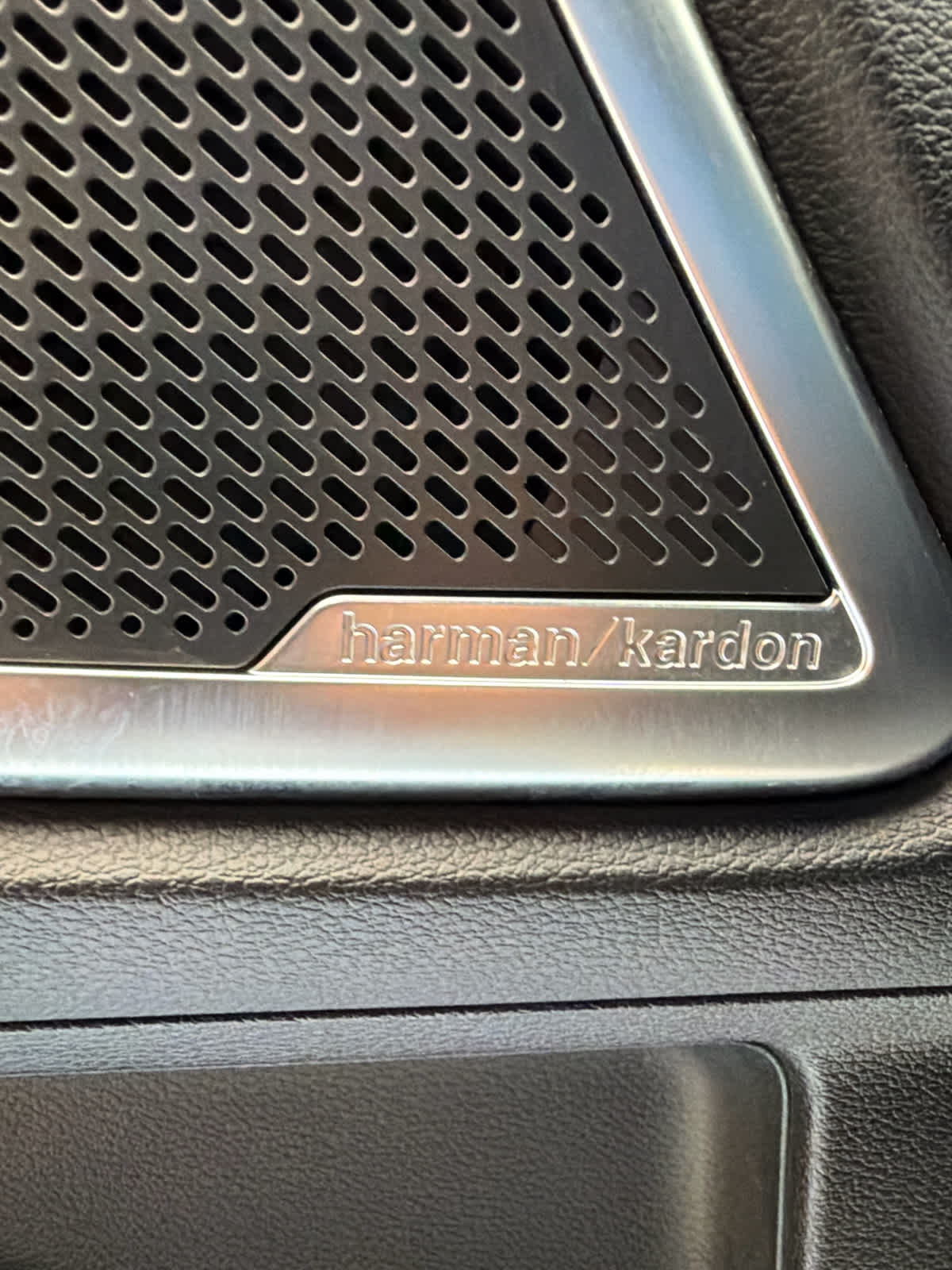 2024 Kia Telluride photo 14 of 45