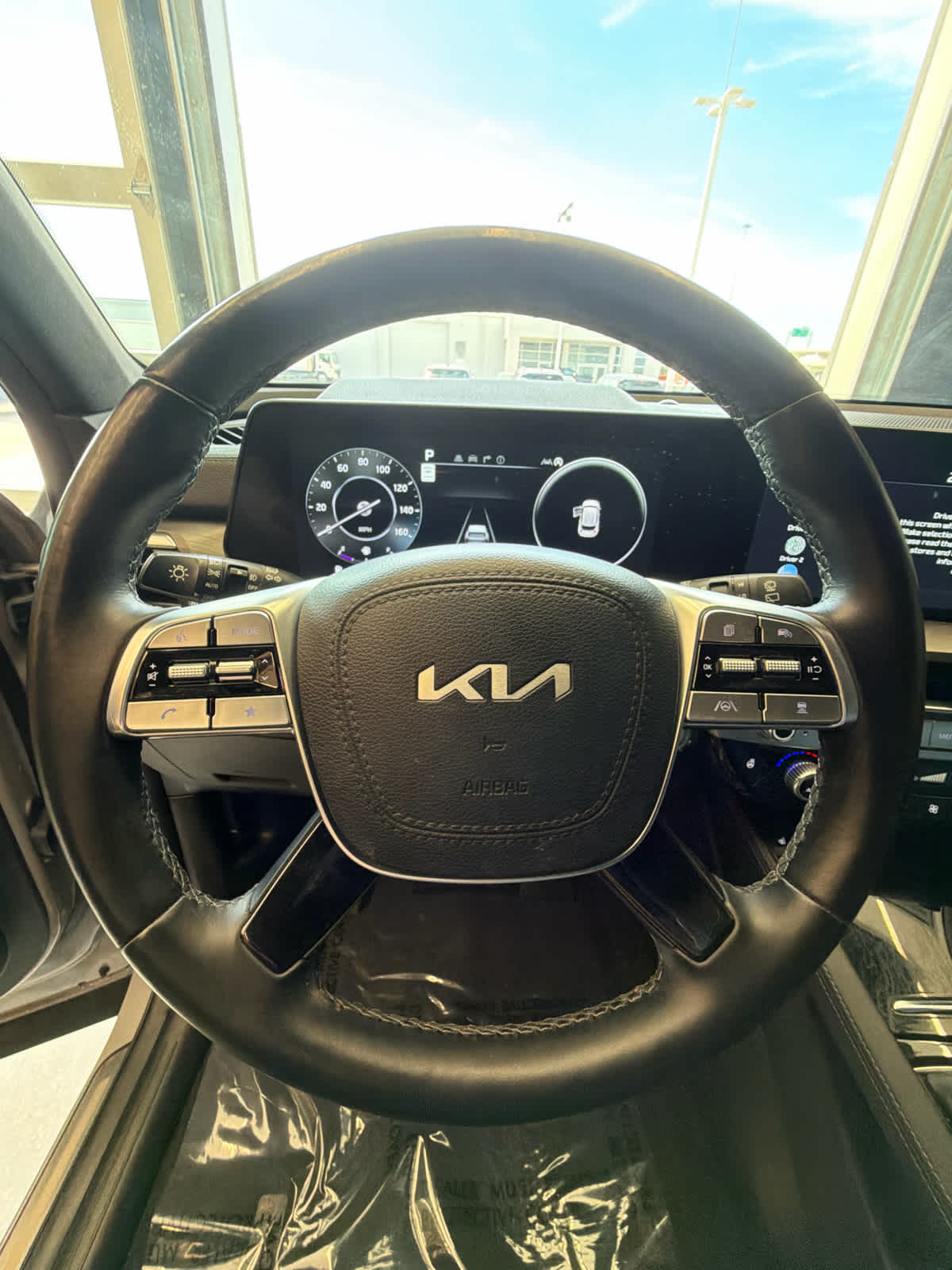 2024 Kia Telluride photo 17 of 45