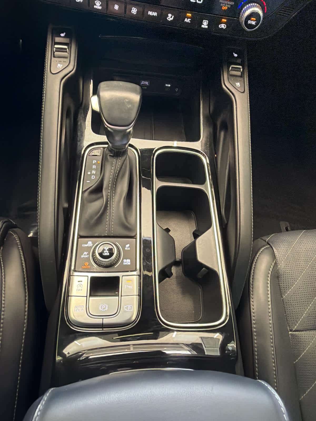 2024 Kia Telluride photo 22 of 45