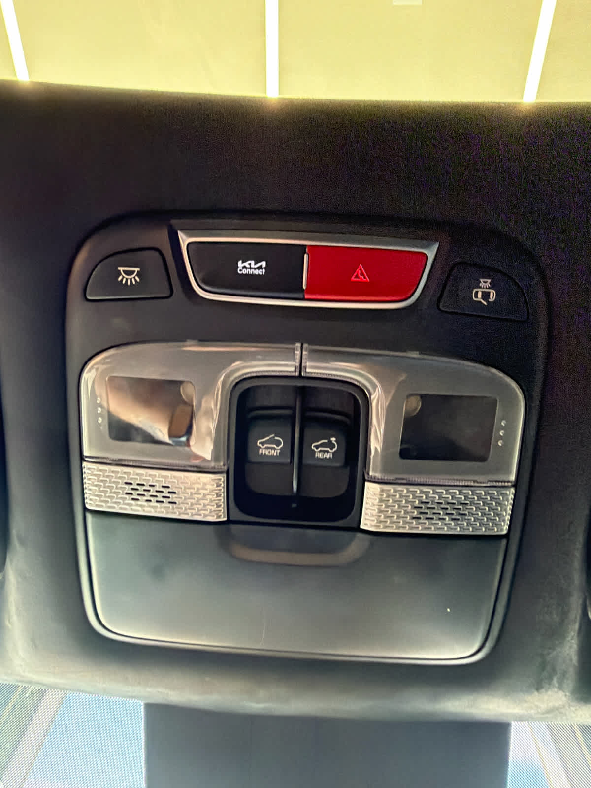 2024 Kia Telluride photo 27 of 45