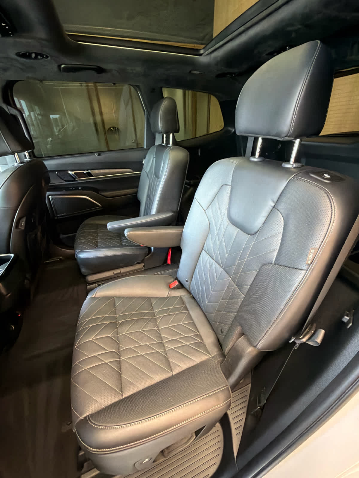 2024 Kia Telluride photo 35 of 45