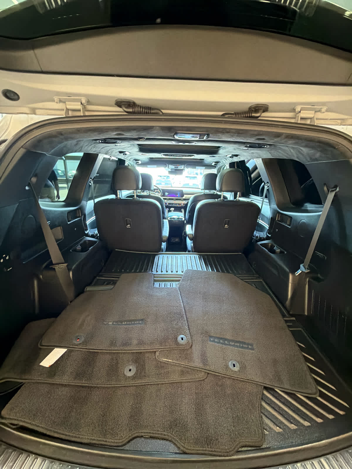 2024 Kia Telluride photo 41 of 45