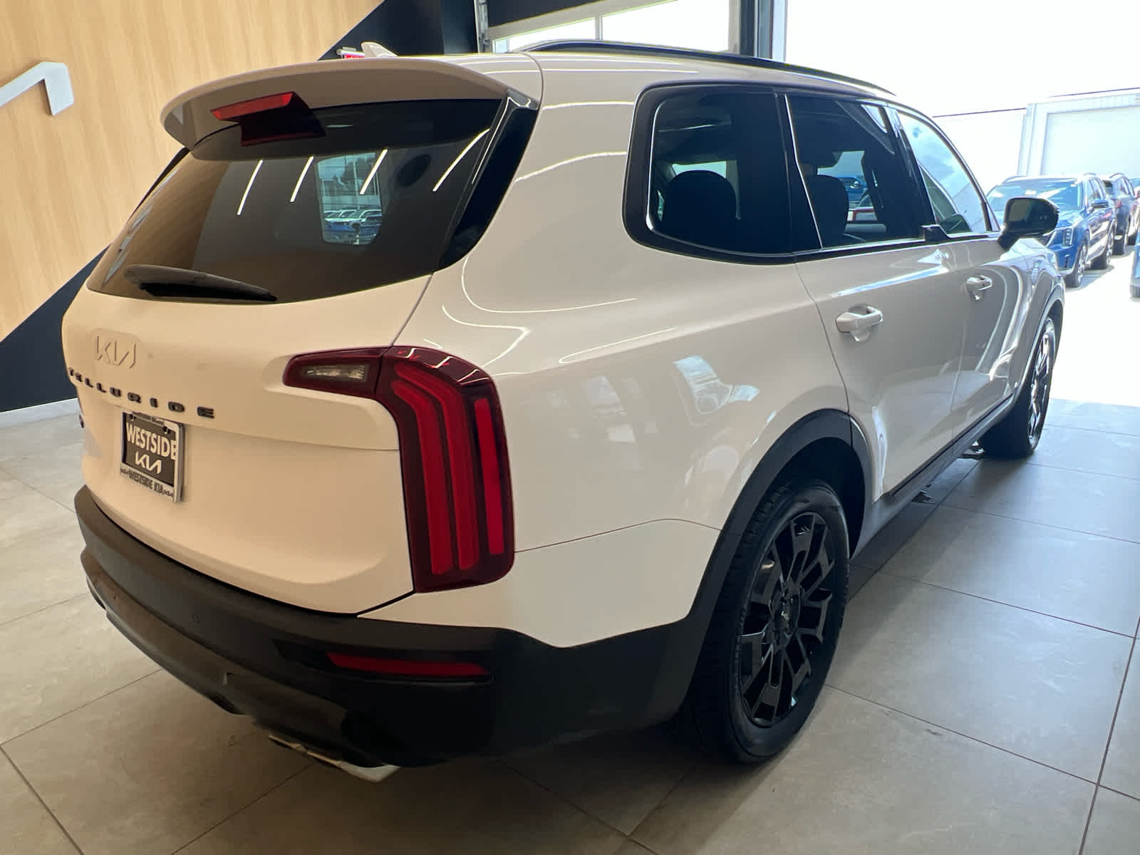 2022 Kia Telluride SX Glacial White Pearl at Westside Kia