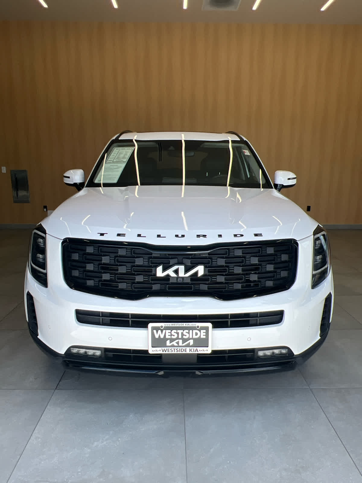 2022 Kia Telluride SX Glacial White Pearl at Westside Kia