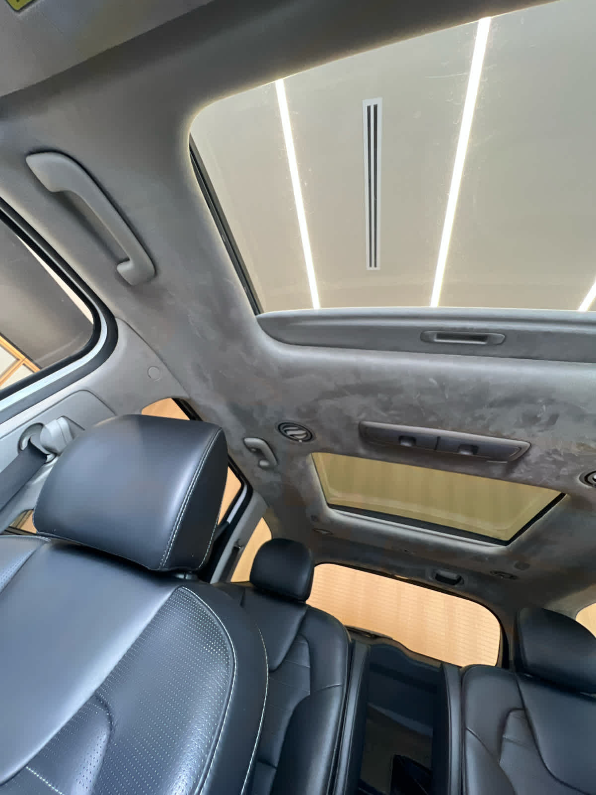 2022 Kia Telluride SX Glacial White Pearl at Westside Kia