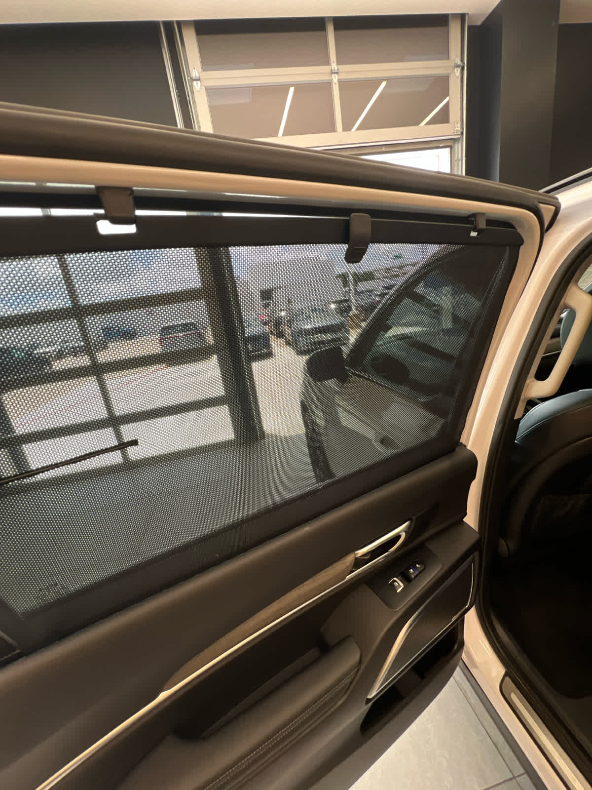 2022 Kia Telluride SX Glacial White Pearl at Westside Kia