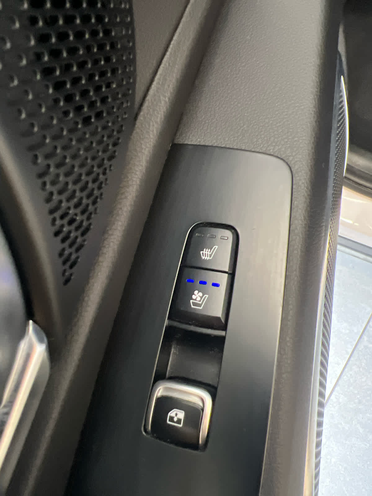 2022 Kia Telluride SX Glacial White Pearl at Westside Kia
