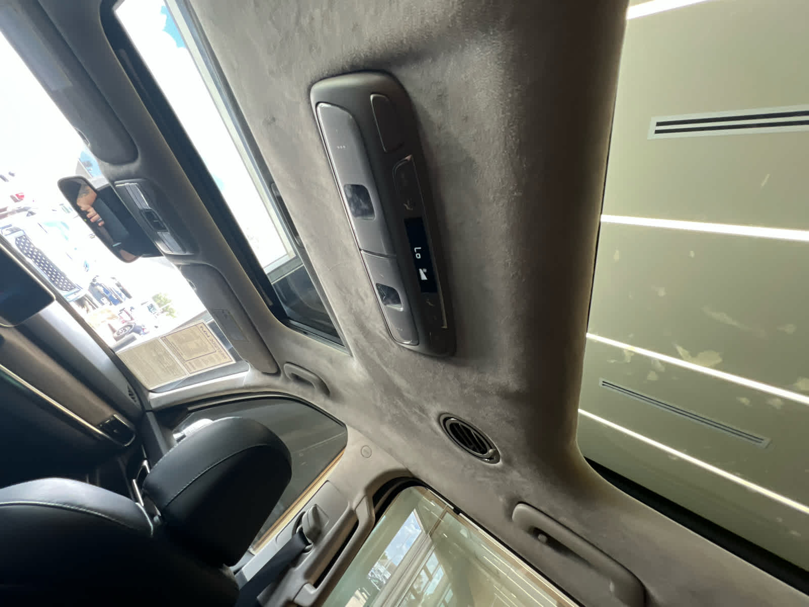 2022 Kia Telluride SX Glacial White Pearl at Westside Kia