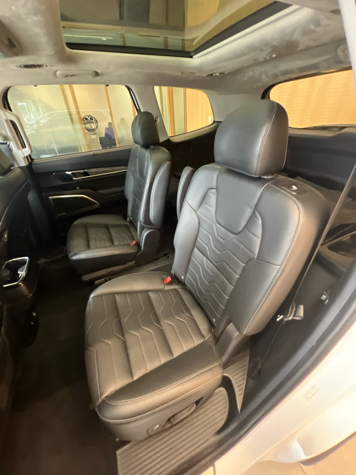 2022 Kia Telluride SX Glacial White Pearl at Westside Kia