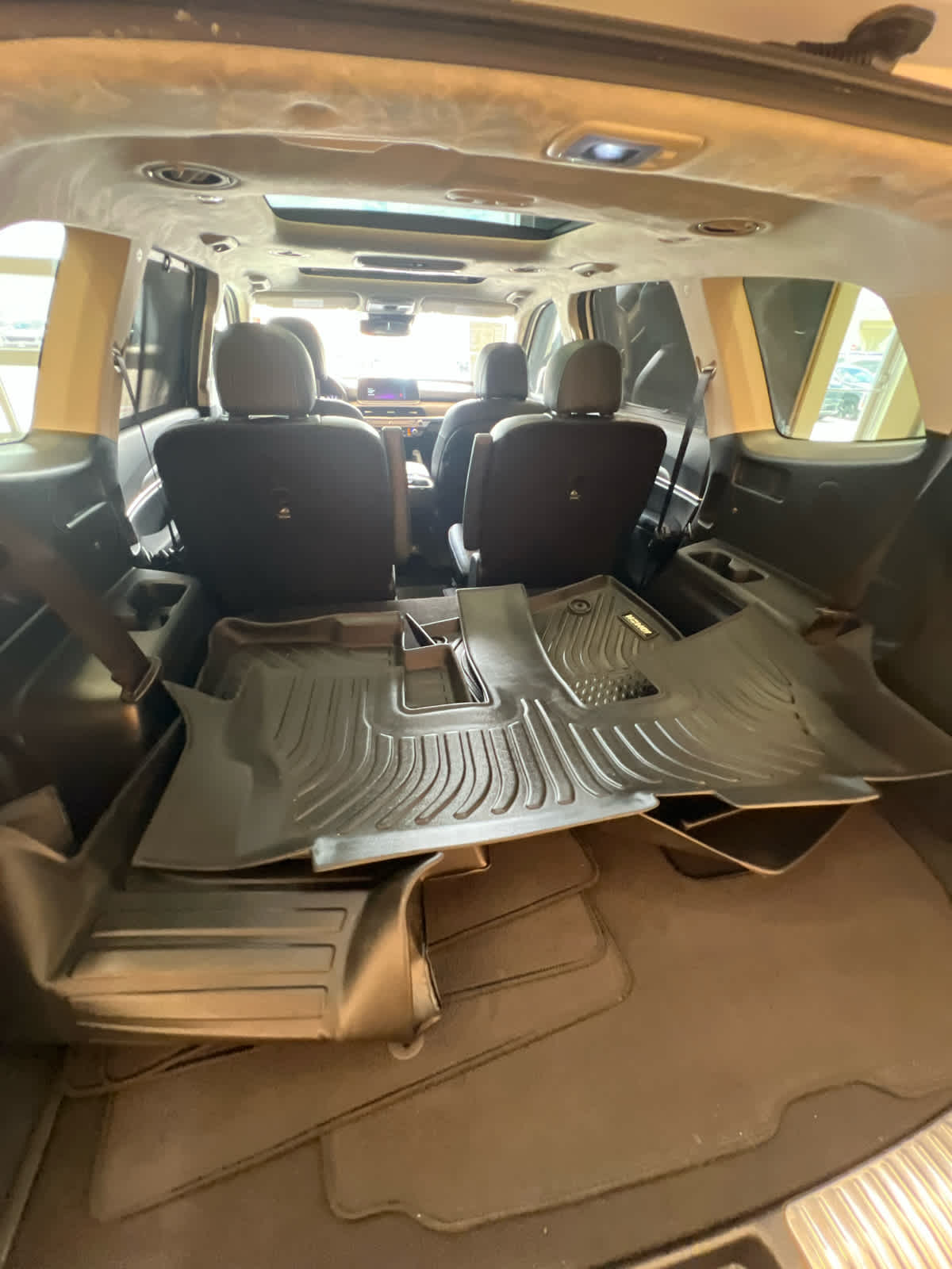 2022 Kia Telluride SX Glacial White Pearl at Westside Kia