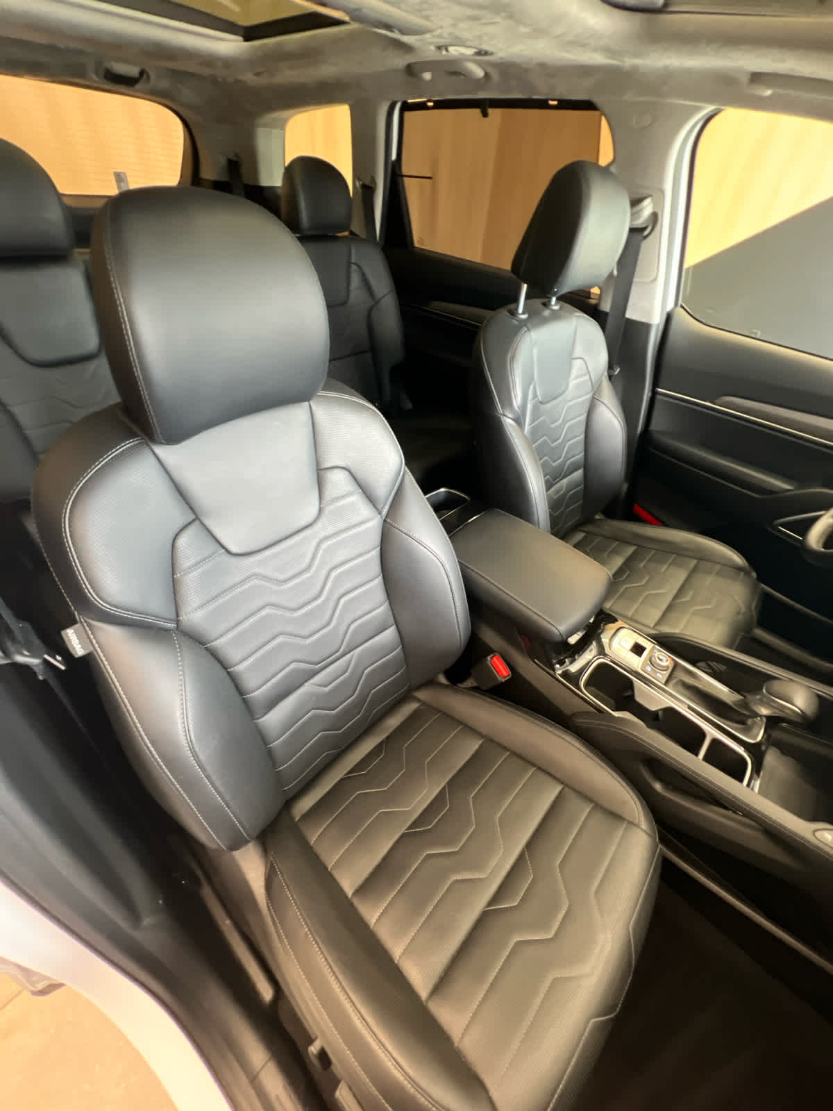 2022 Kia Telluride SX Glacial White Pearl at Westside Kia