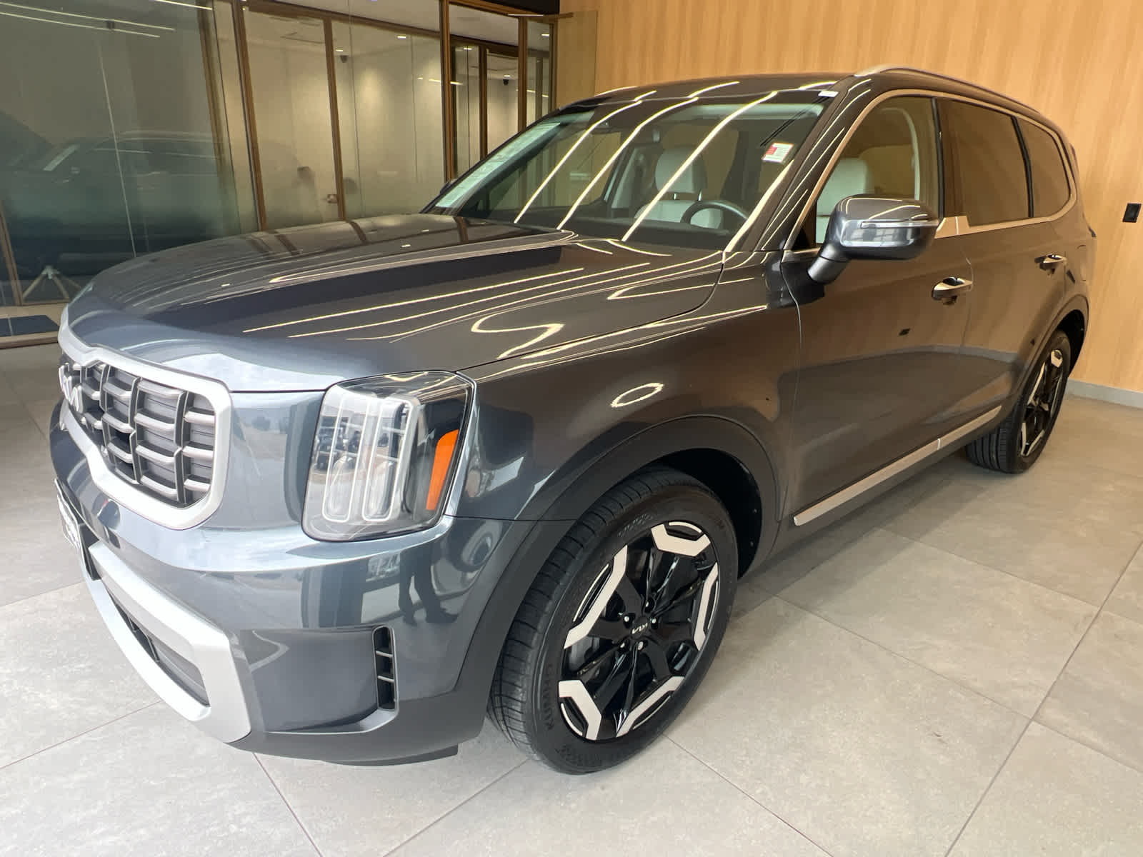 2023 Kia Telluride S - 1