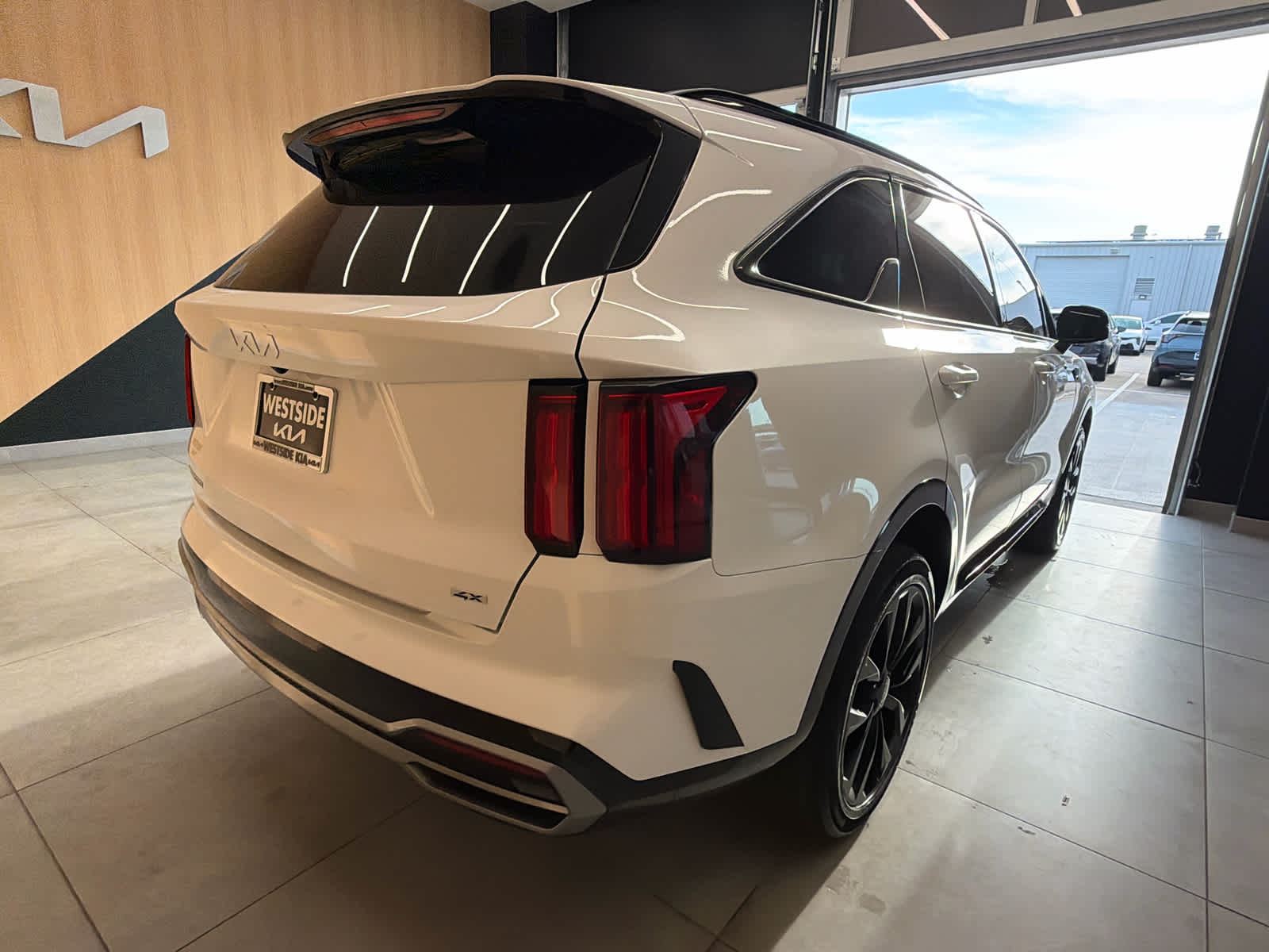 2023 Kia Sorento SX Glacial White Pearl at Baytown Ford