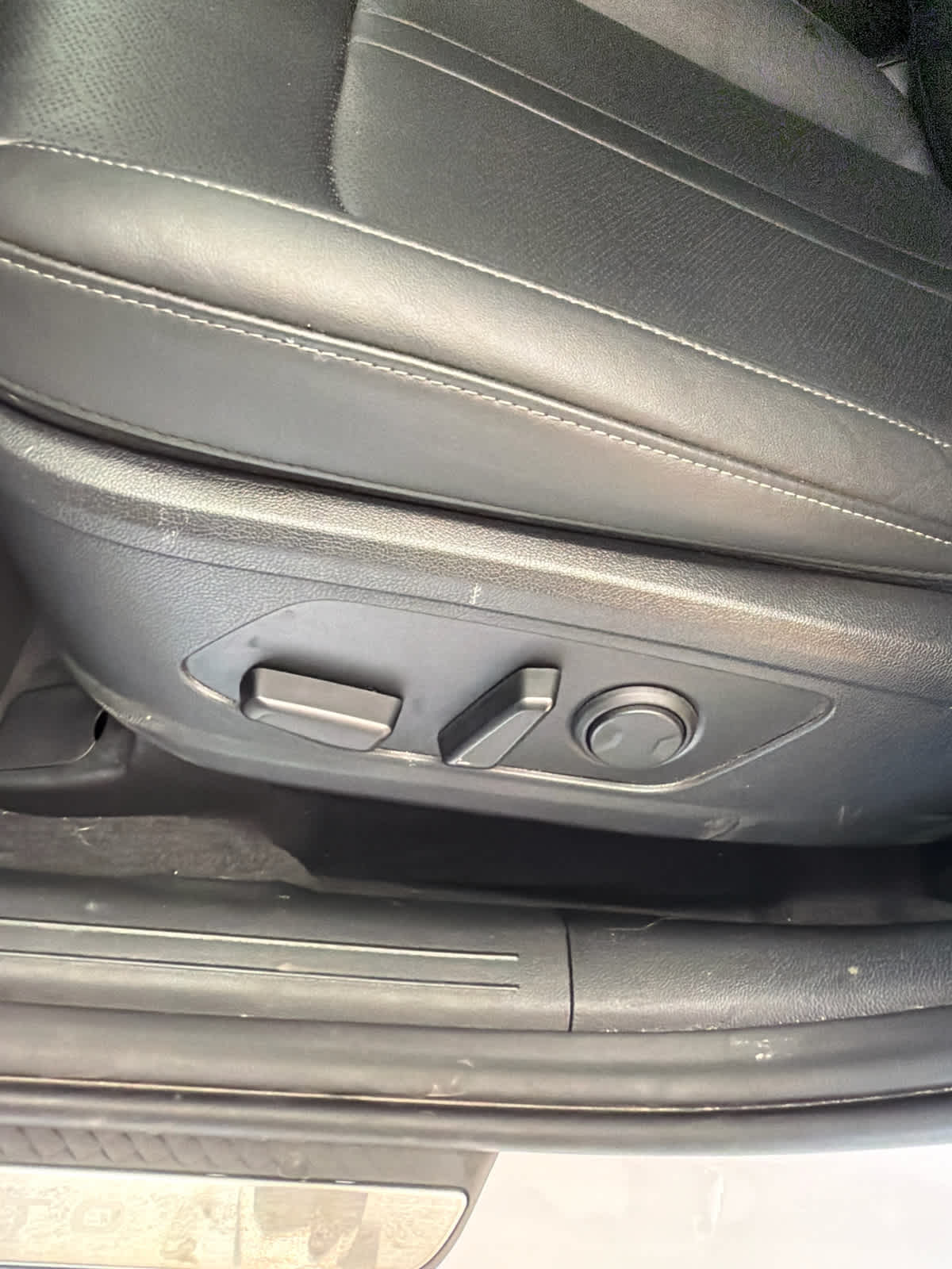 2023 Kia Sorento SX Glacial White Pearl at Baytown Ford