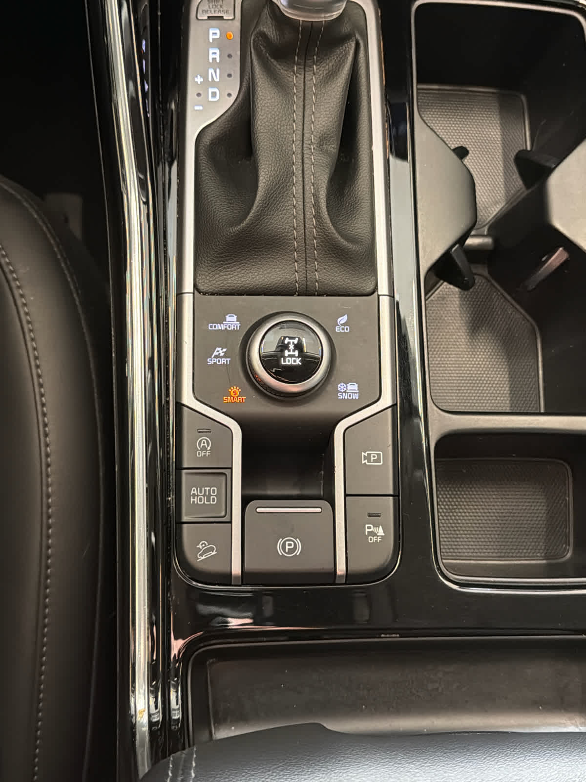 2023 Kia Sorento SX Glacial White Pearl at Baytown Ford