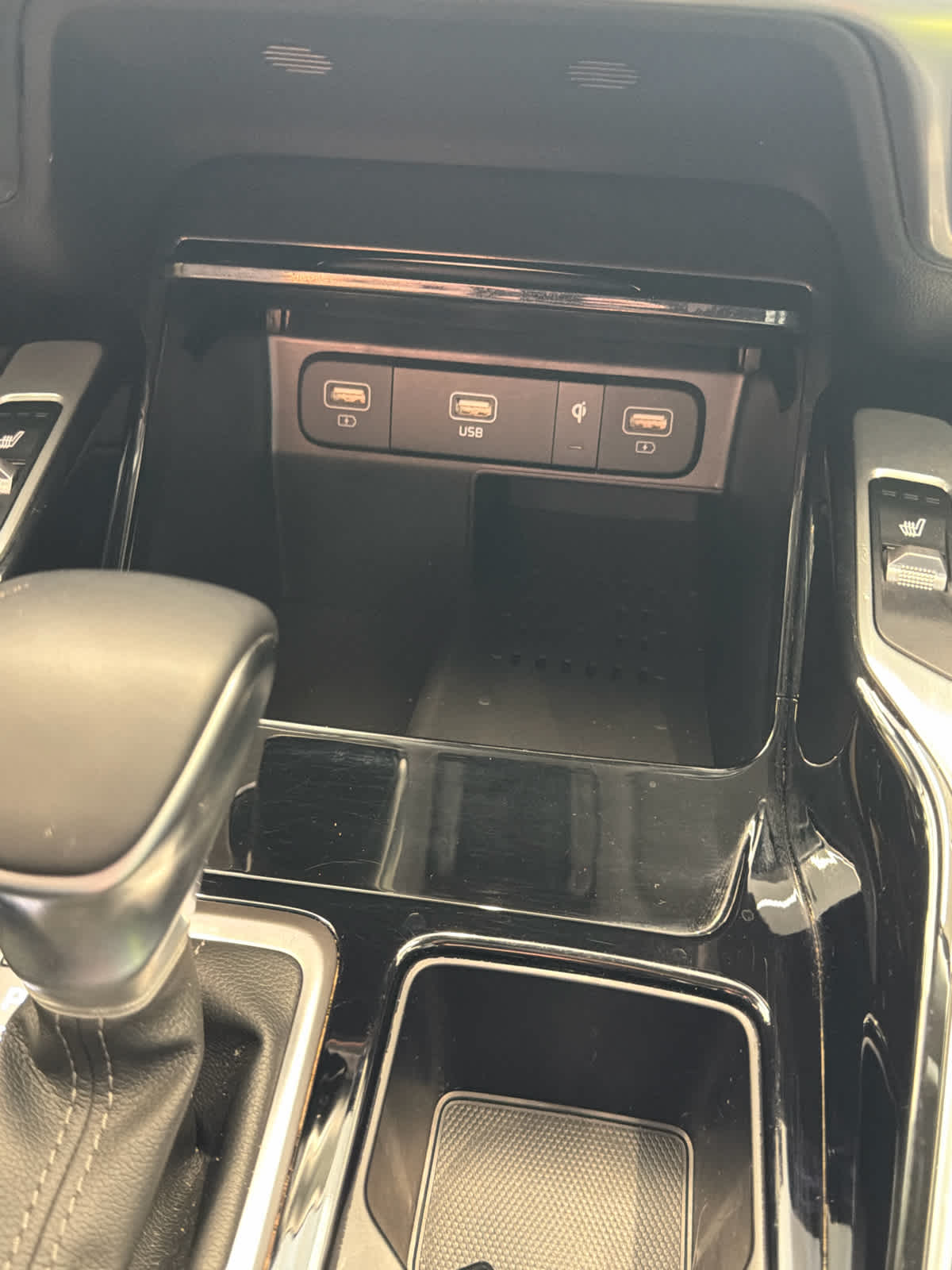 2023 Kia Sorento SX Glacial White Pearl at Baytown Ford