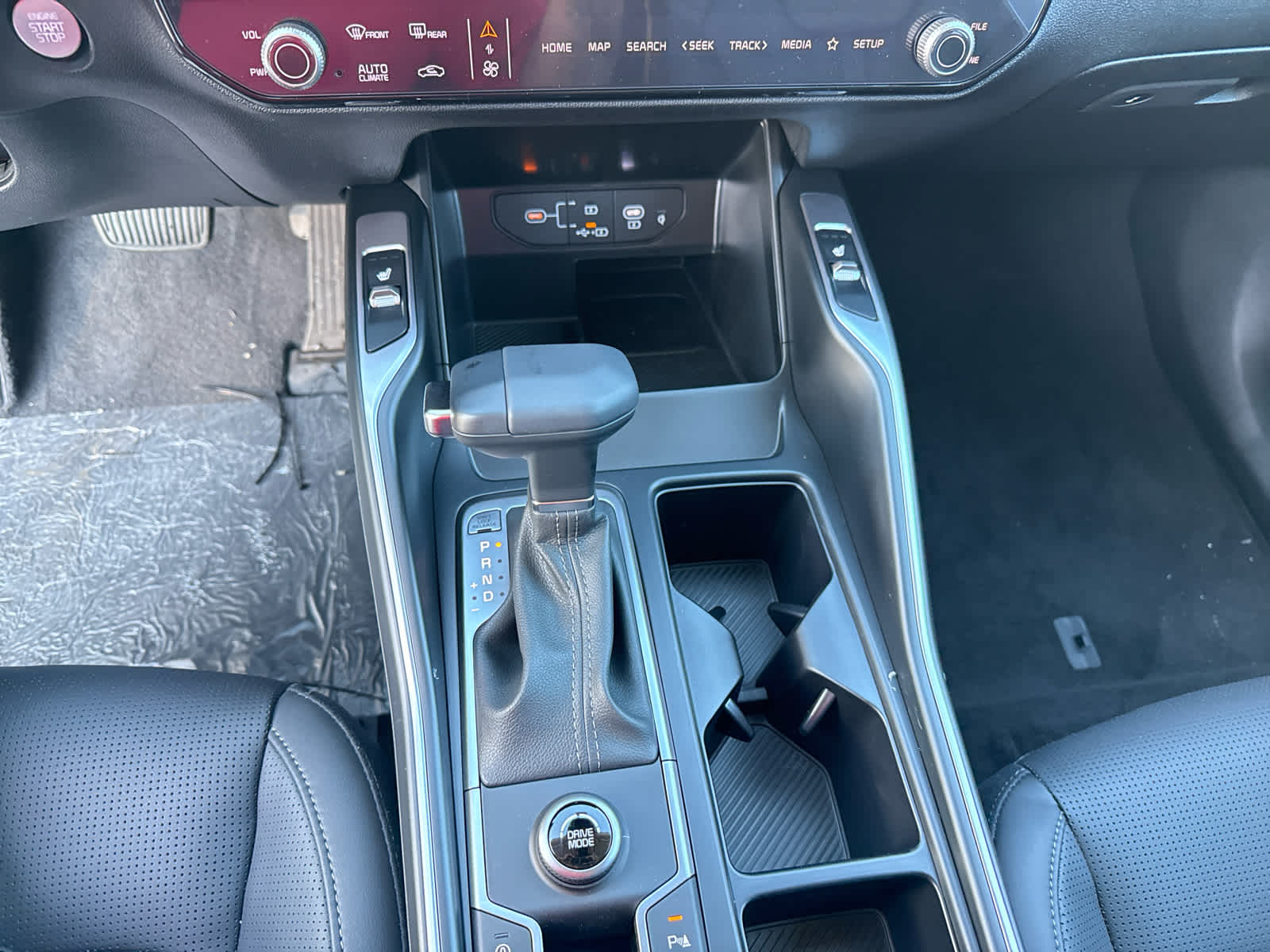 2025 Kia Sorento S - 10