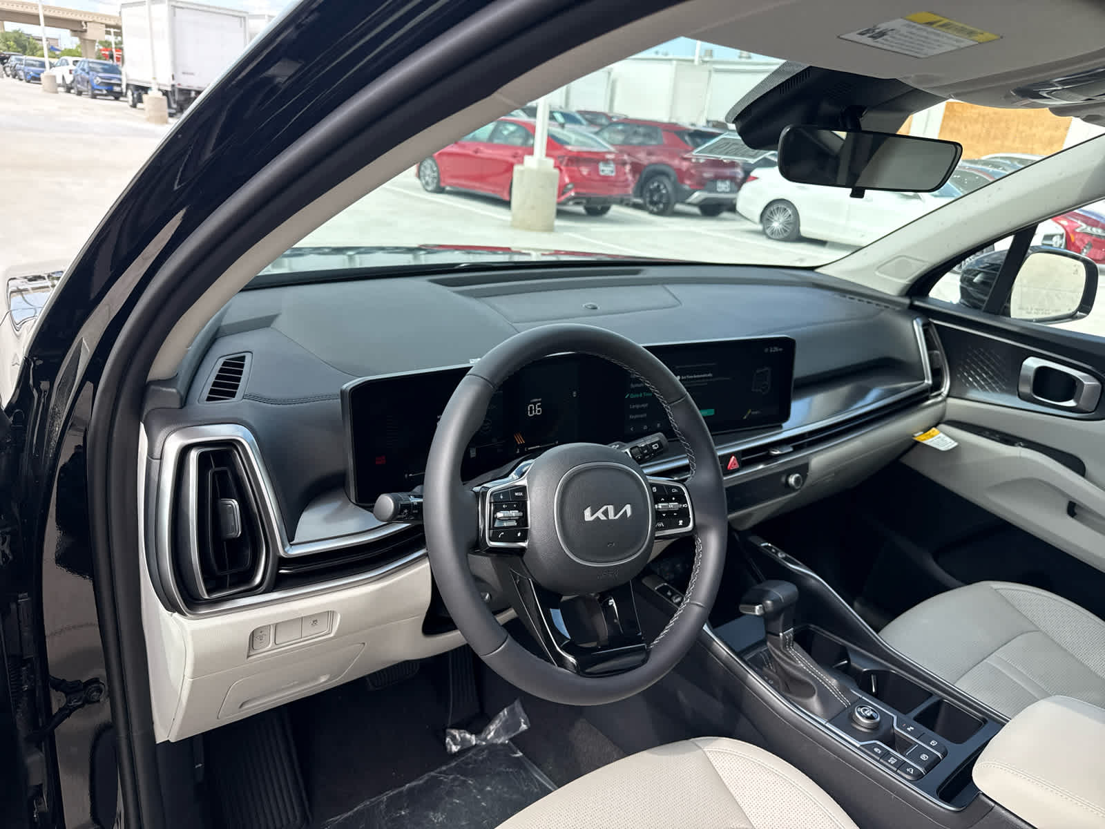 2025 Kia Sorento S - 5