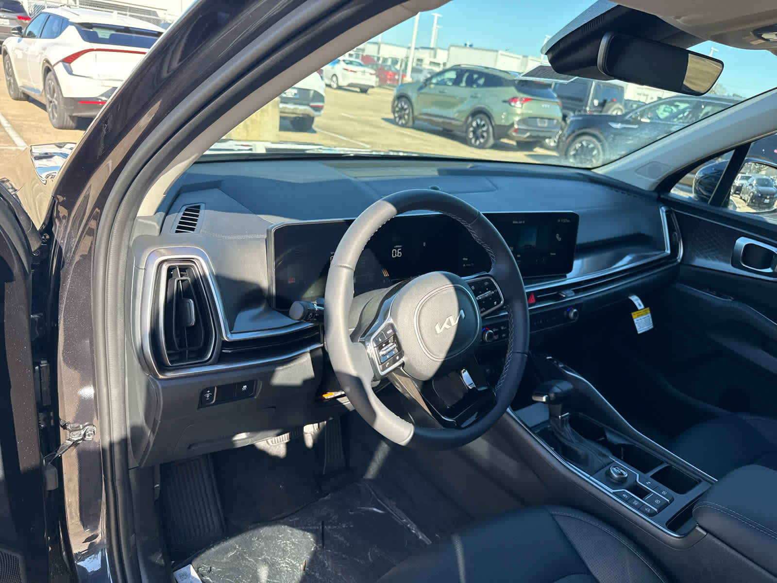 2025 Kia Sorento S - 5