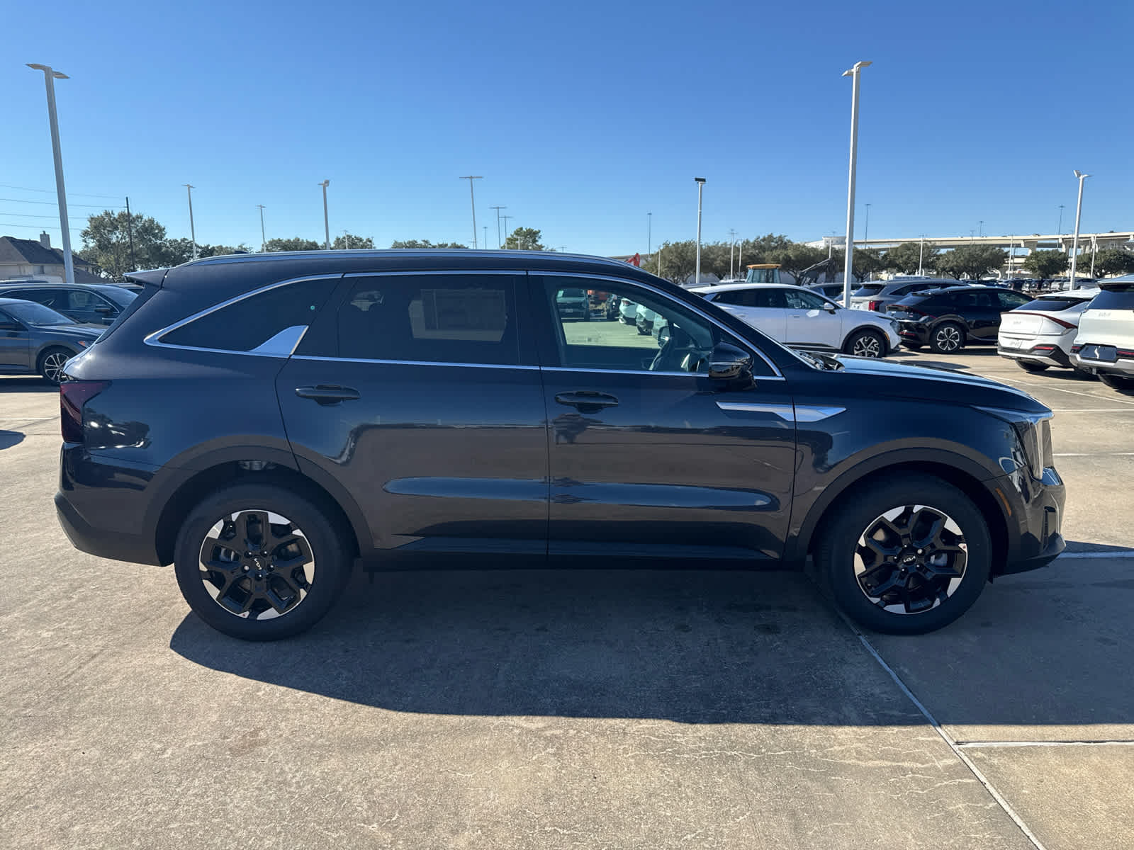 2025 Kia Sorento S - 3
