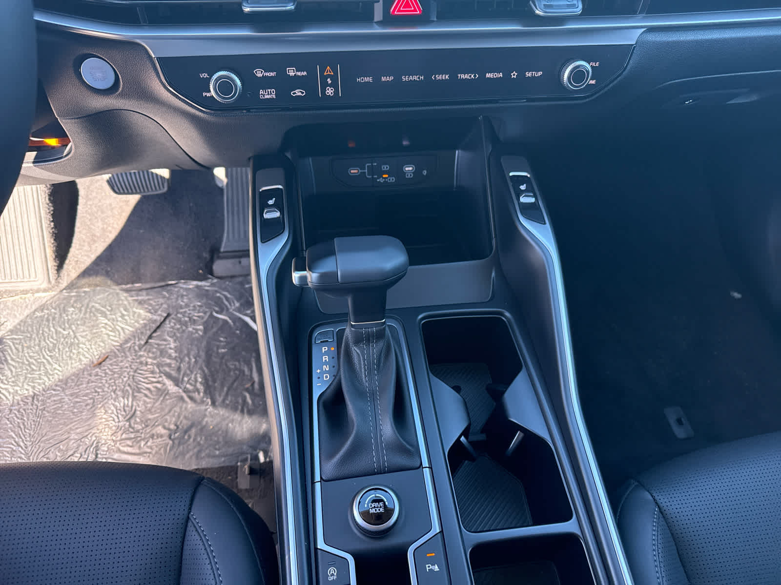 2025 Kia Sorento S - 10