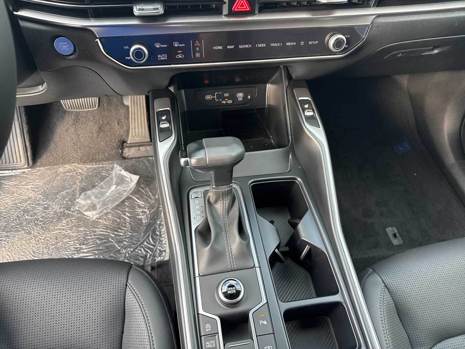 2025 Kia Sorento S - 10