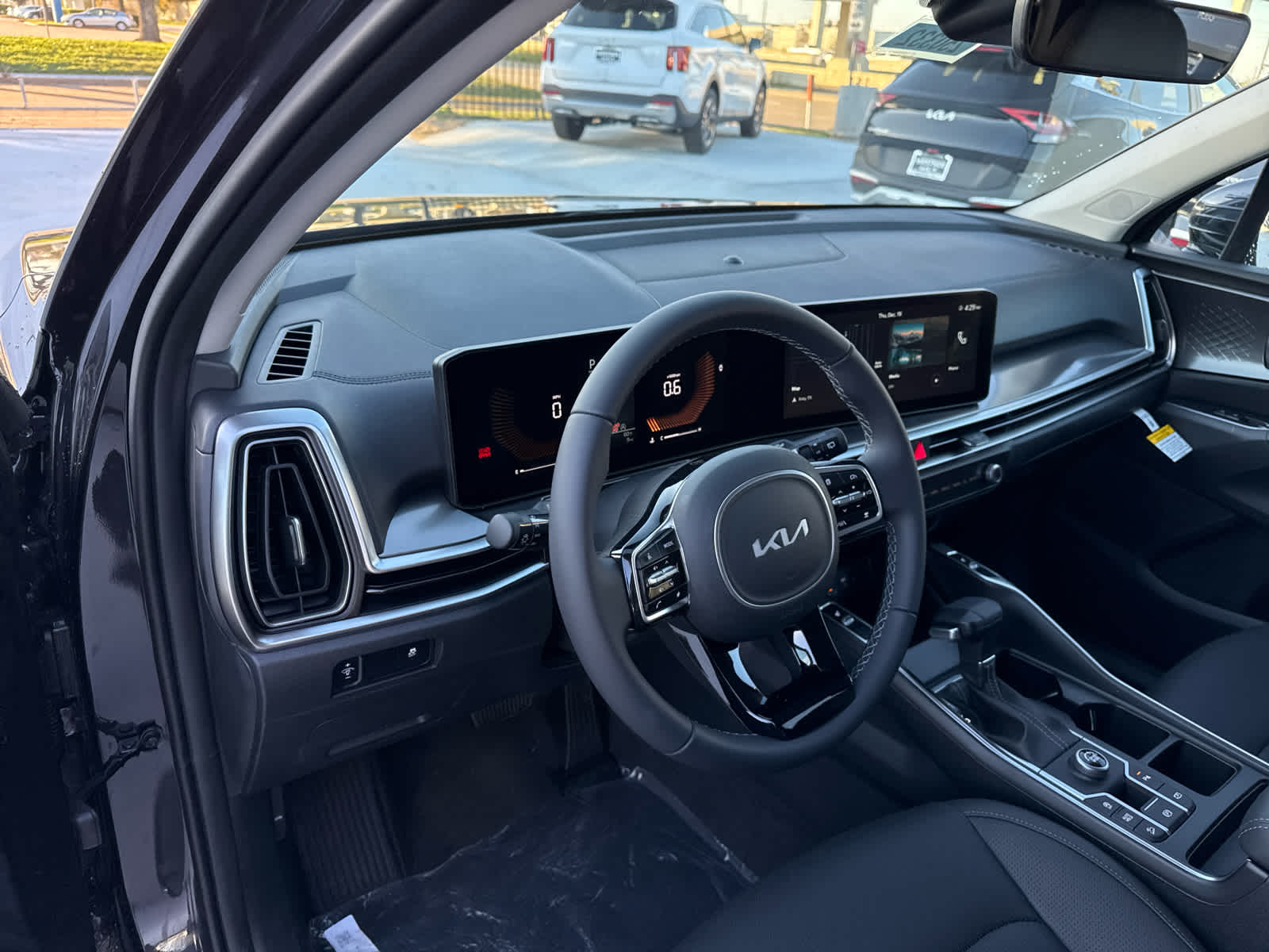 2025 Kia Sorento S - 5