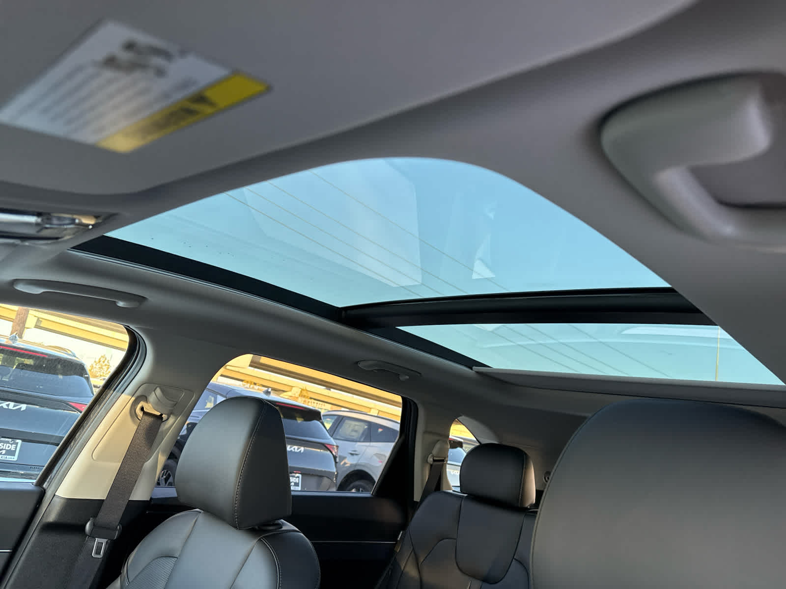 2025 Kia Sorento S - 11
