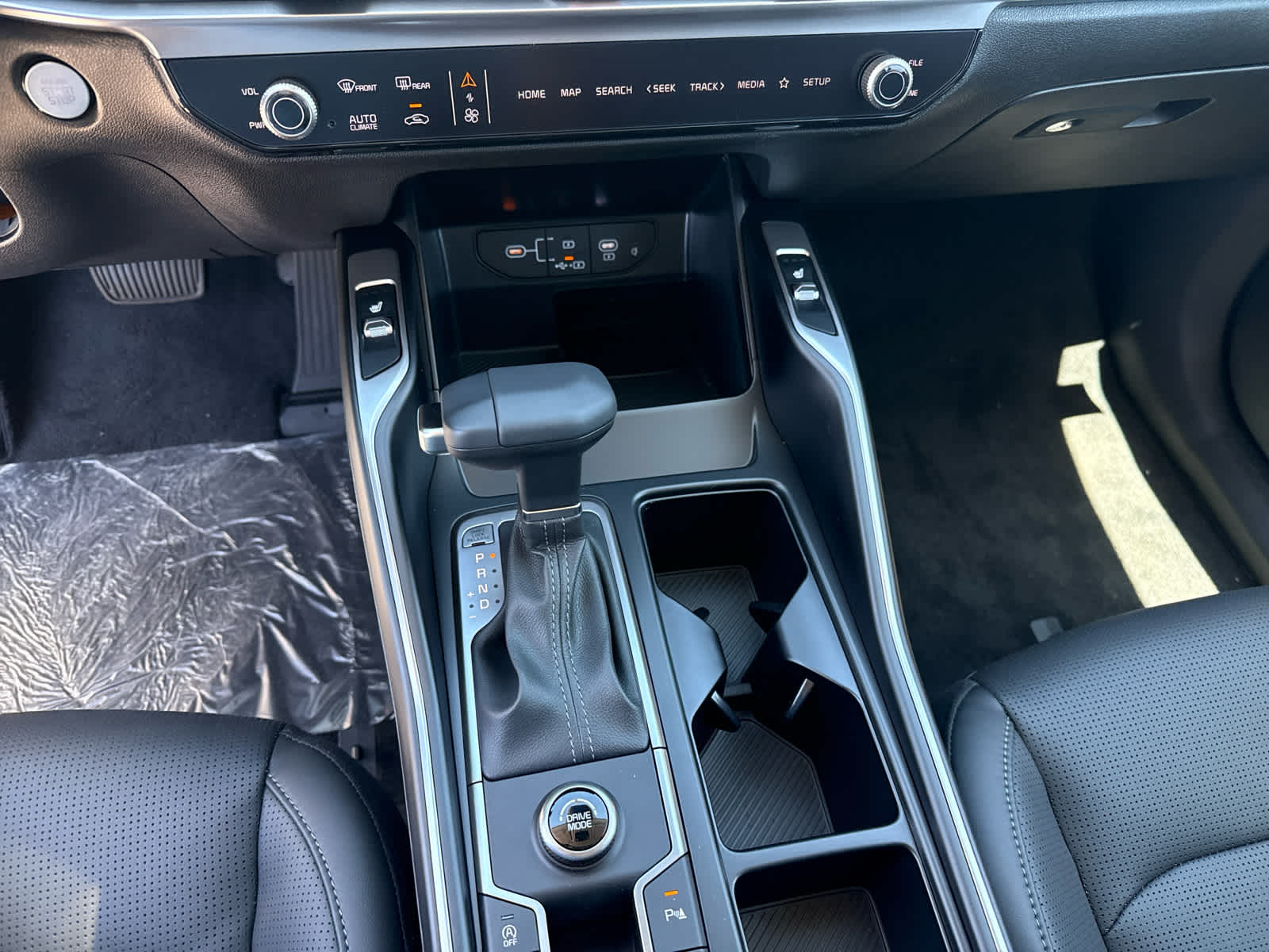 2025 Kia Sorento S - 11