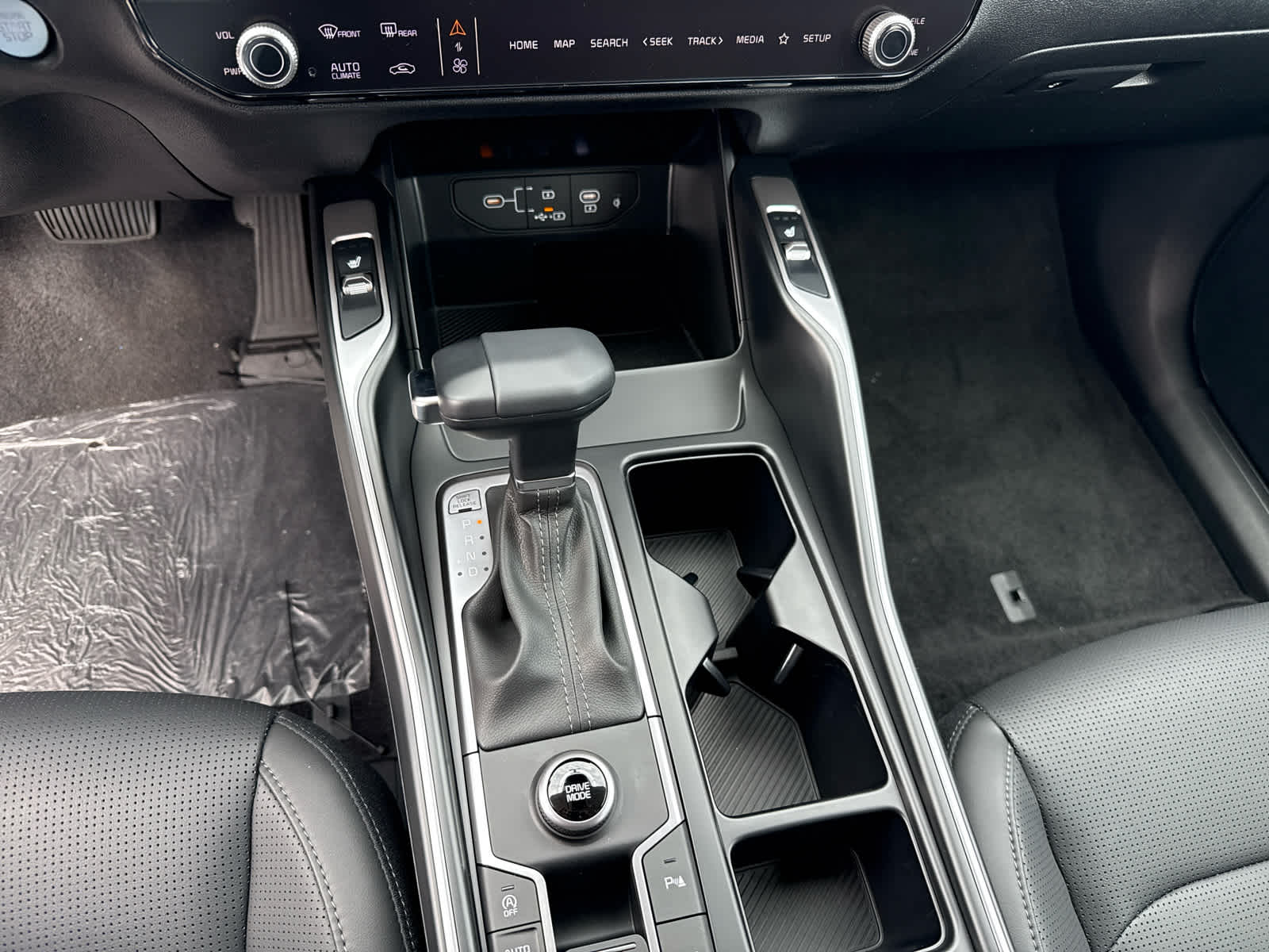 2025 Kia Sorento S - 10