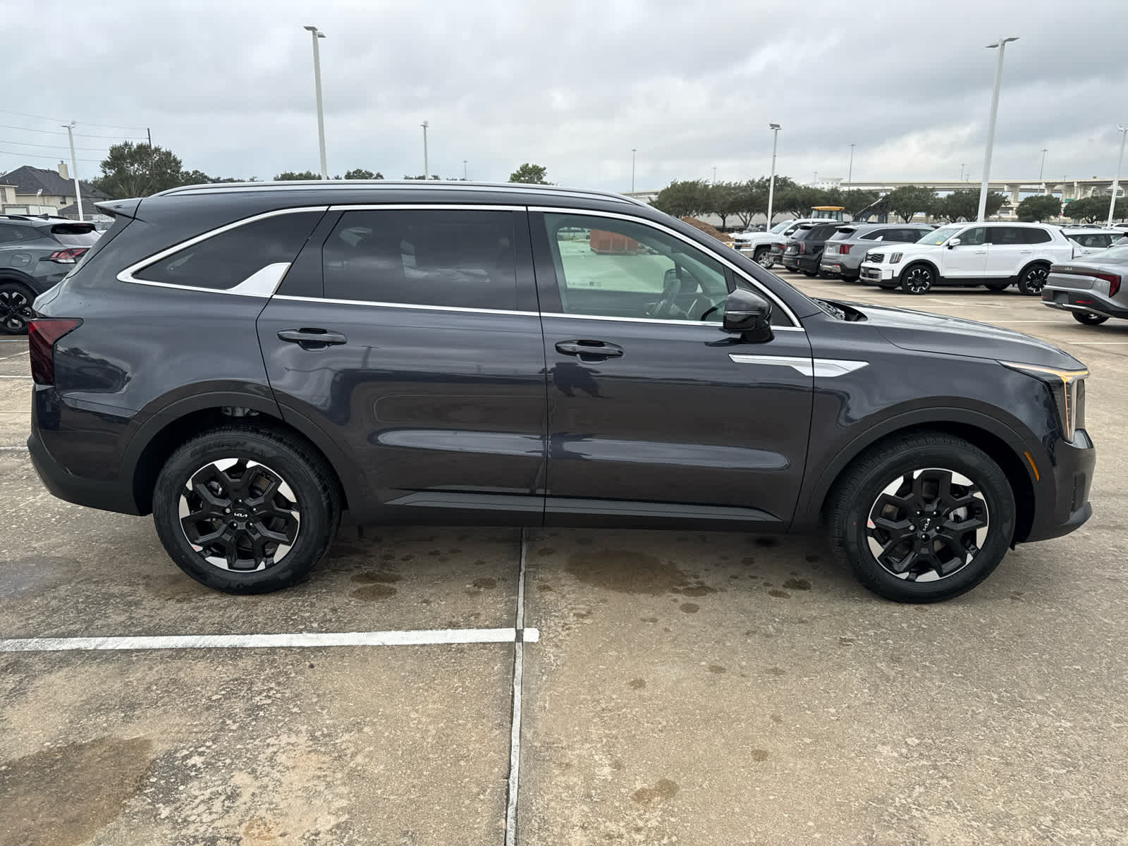2025 Kia Sorento S - 3