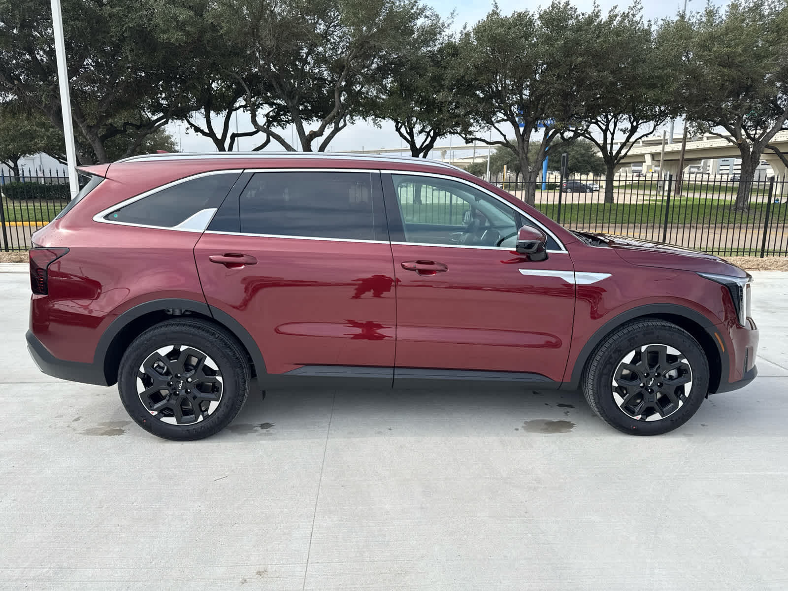 2025 Kia Sorento S - 3