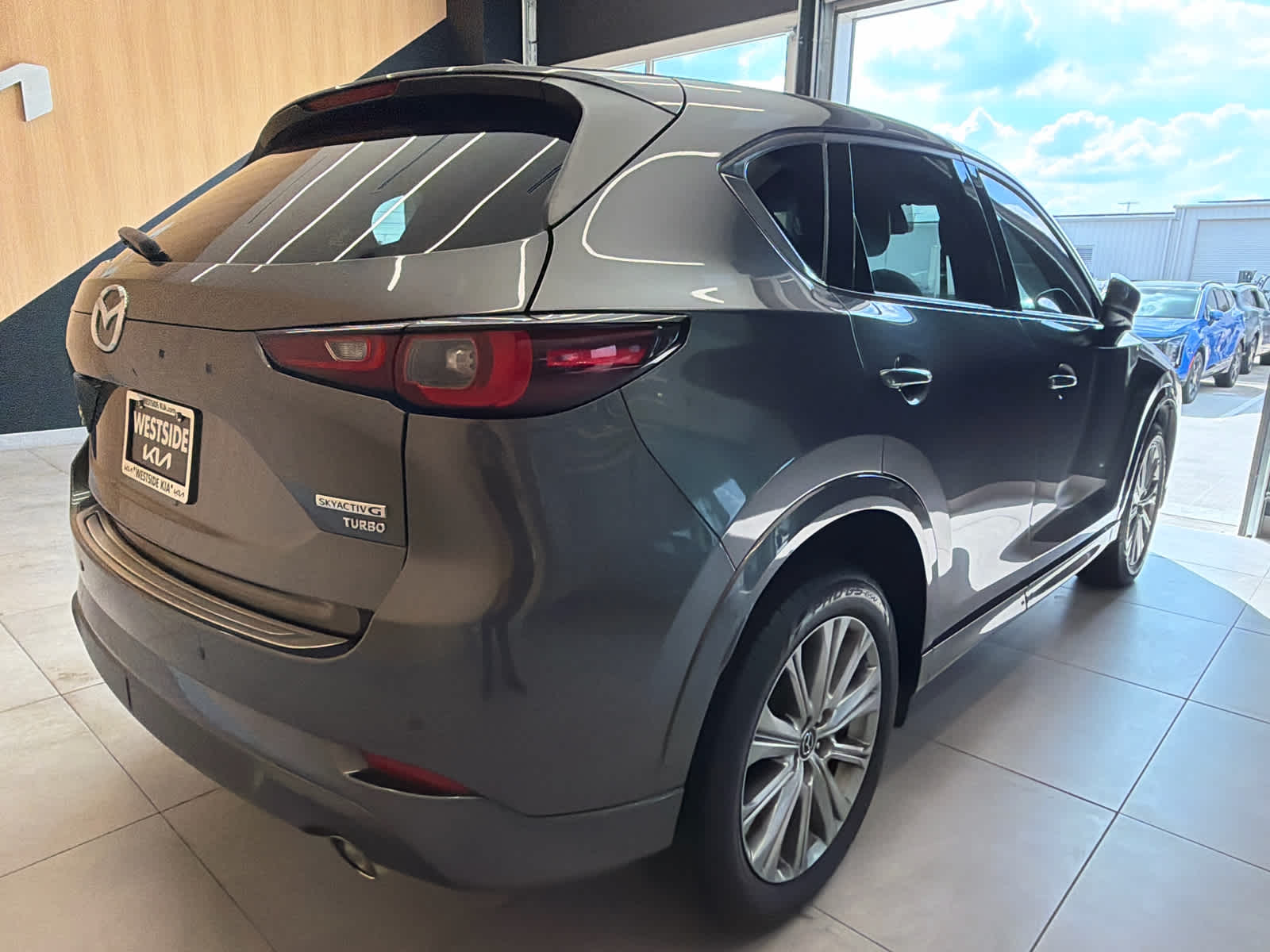 2023 Mazda CX-5 photo 4 of 39