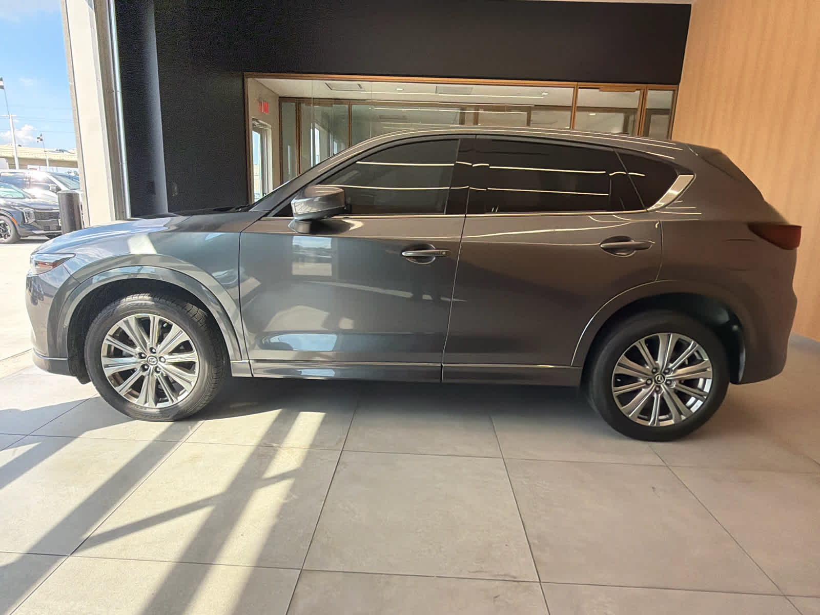 2023 Mazda CX-5 photo 7 of 39