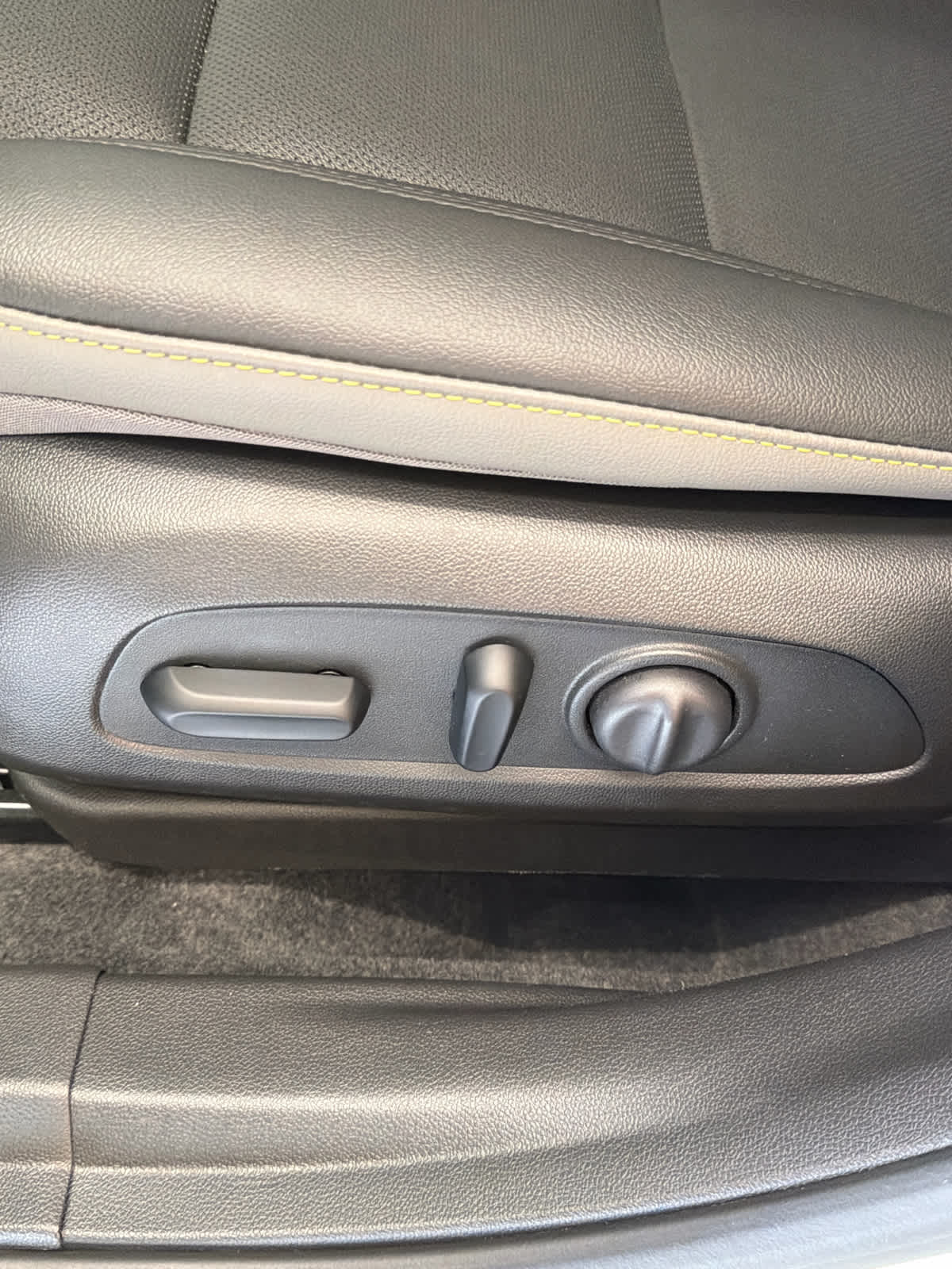2025 Chevrolet Trax ACTIV Summit White at Beck & Masten Kia