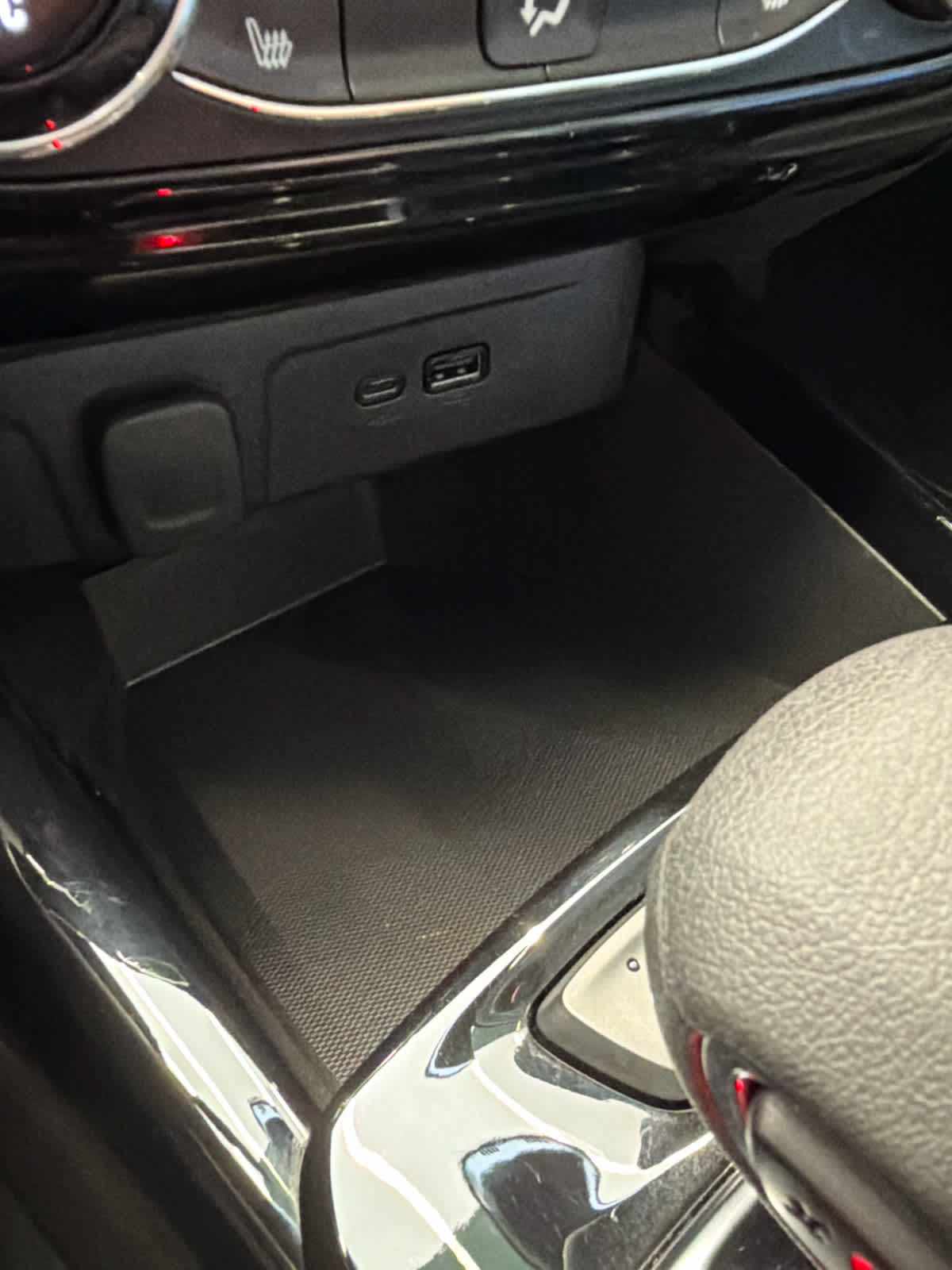 2025 Chevrolet Trax ACTIV Summit White at Beck & Masten Kia