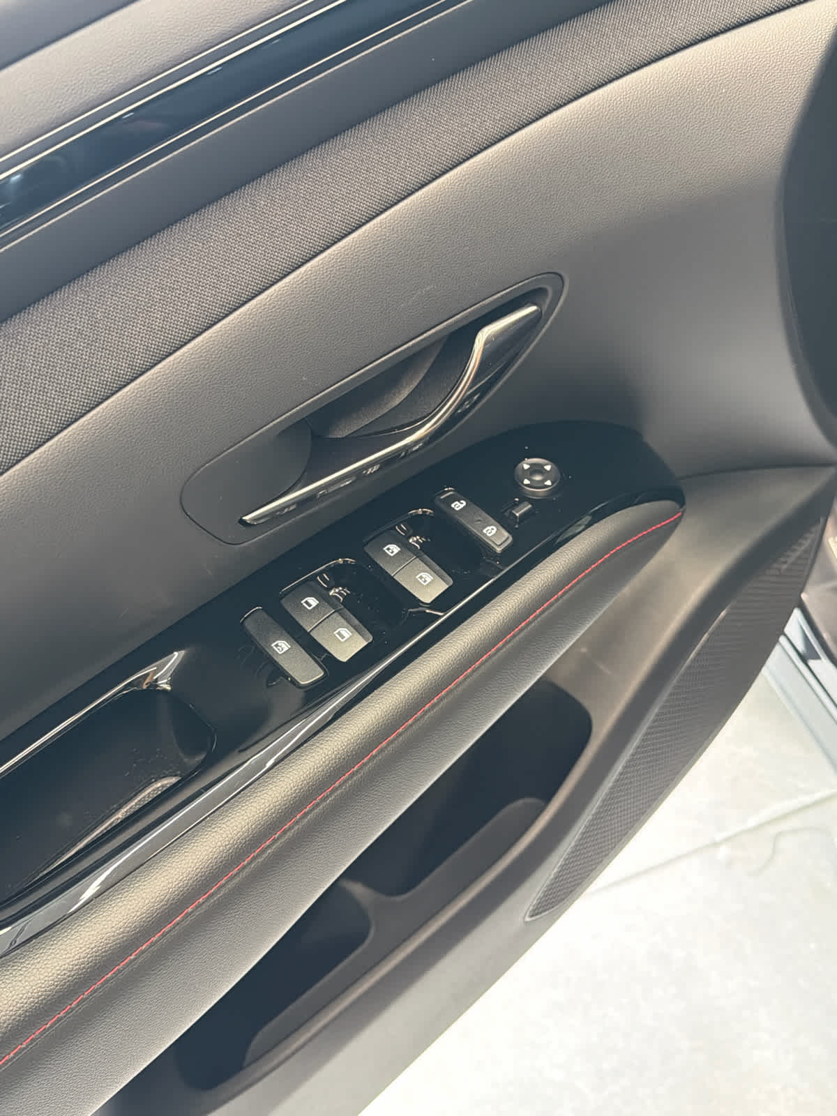 2024 Hyundai Tucson Hybrid photo 14 of 37