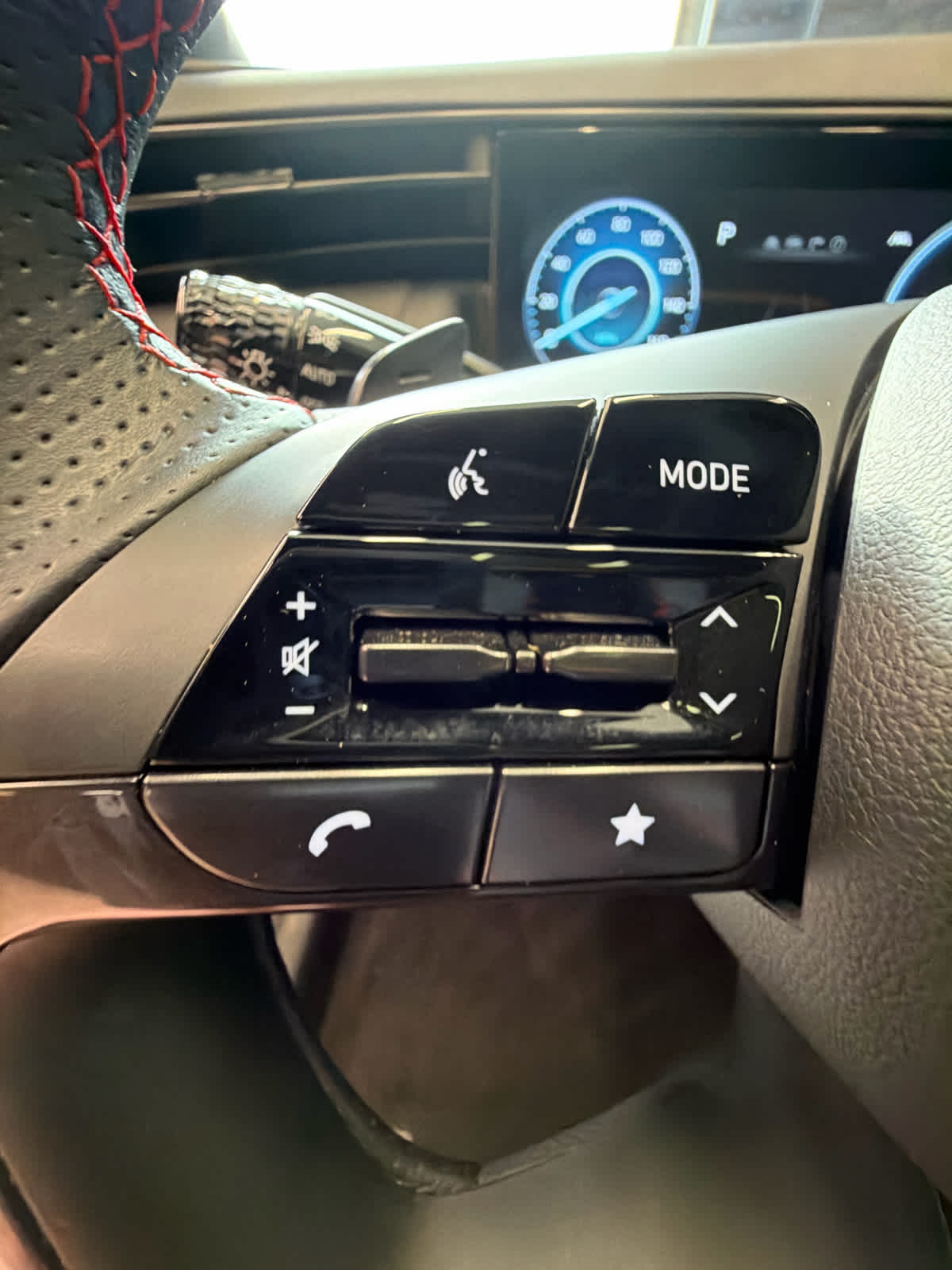 2024 Hyundai Tucson Hybrid photo 19 of 37