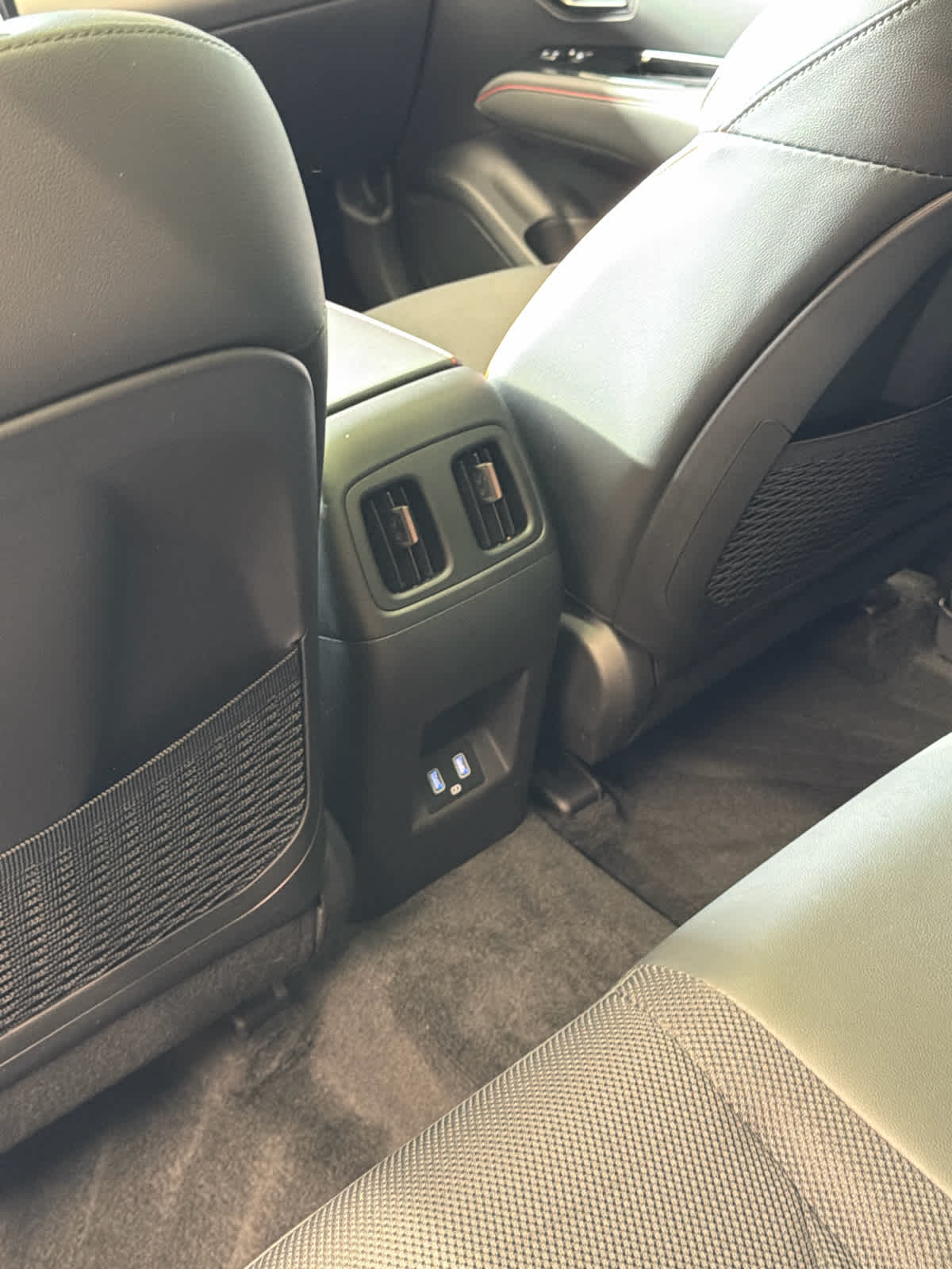 2024 Hyundai Tucson Hybrid photo 30 of 37