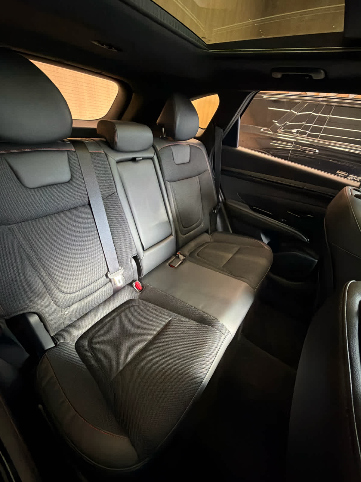 2024 Hyundai Tucson Hybrid photo 34 of 37