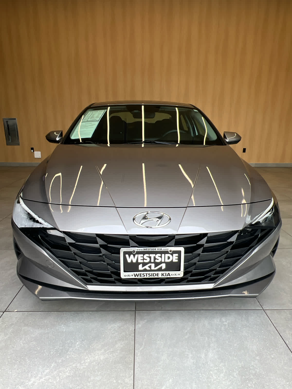 2022 Hyundai Elantra SEL - 5