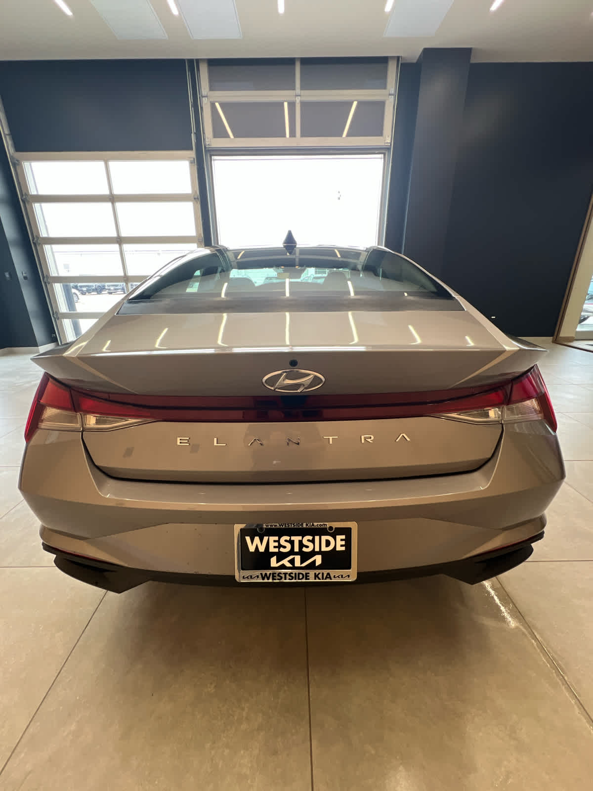2022 Hyundai Elantra SEL - 6