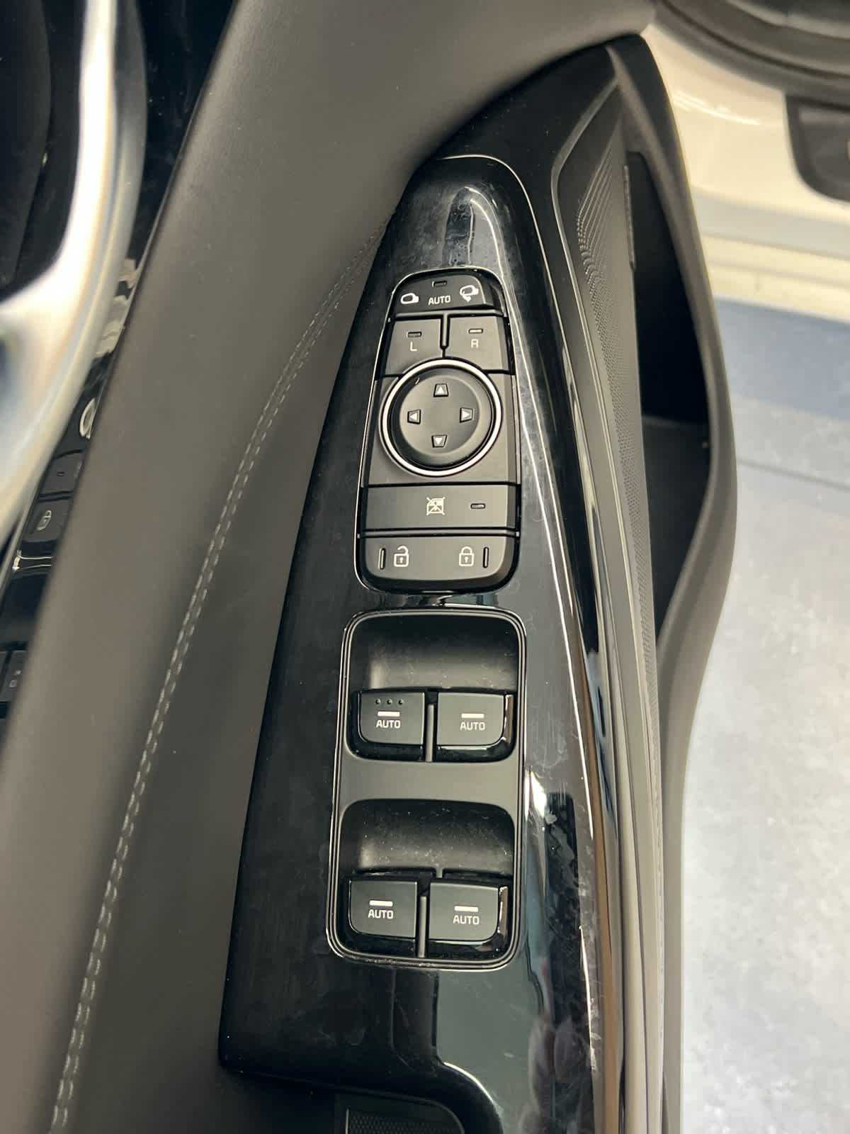 2020 Kia Cadenza Limited - 11